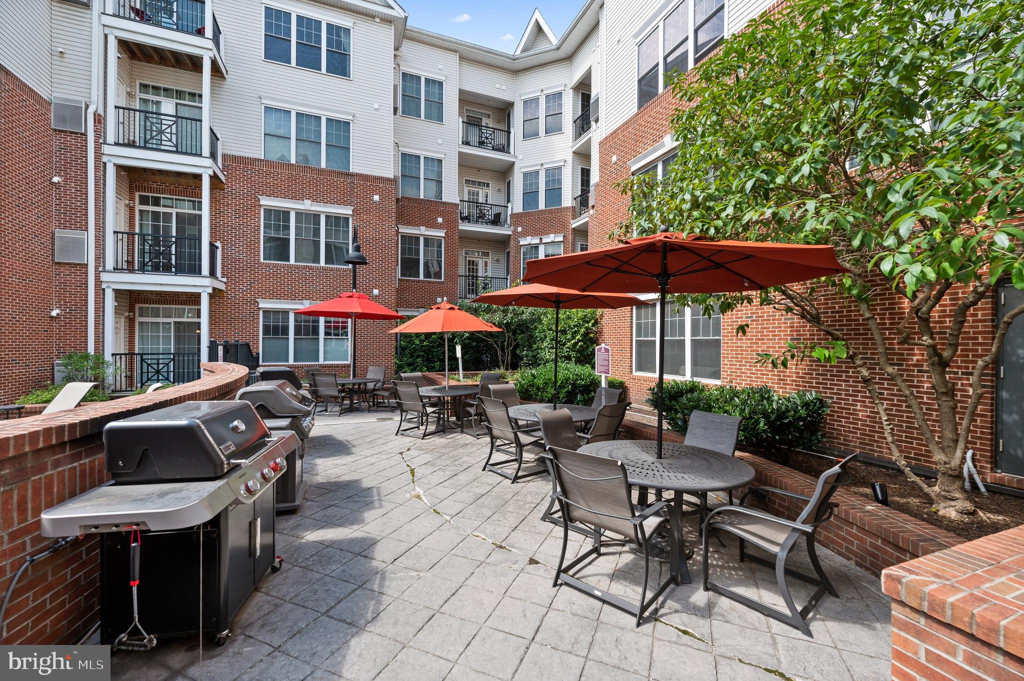 350 W ELM STREET 3122