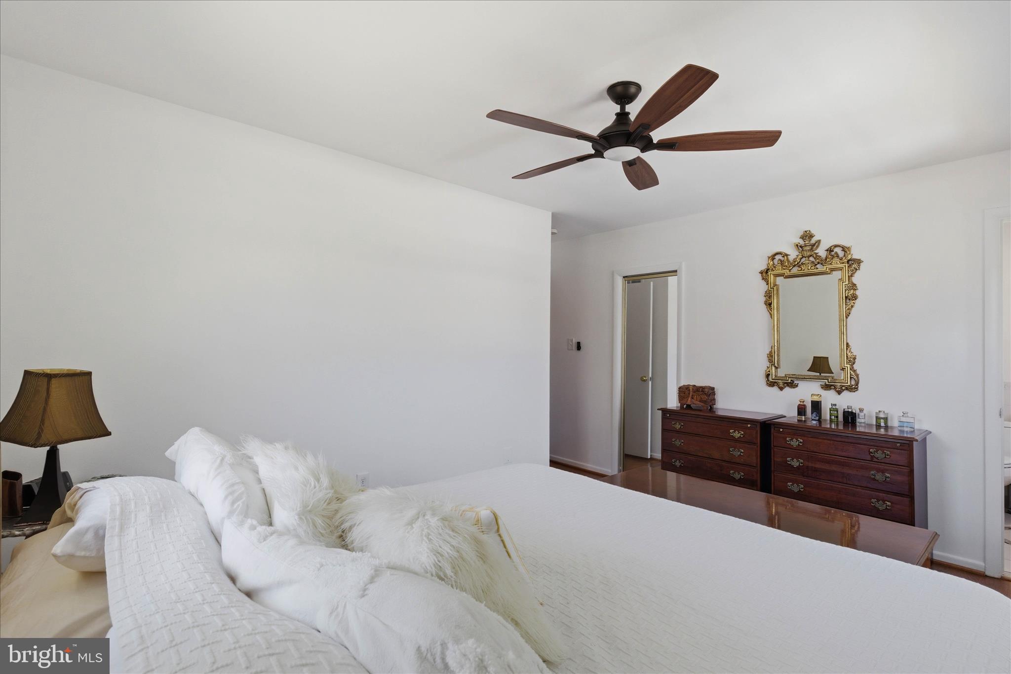 STONEWALL MANOR - Residential