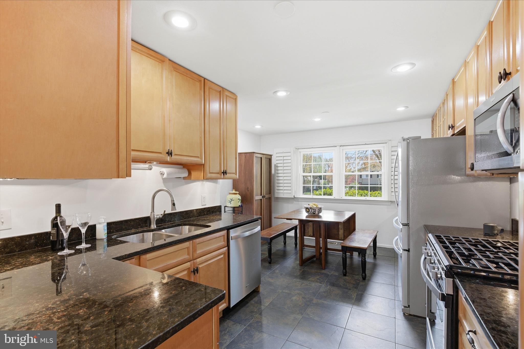 STONEWALL MANOR - Residential