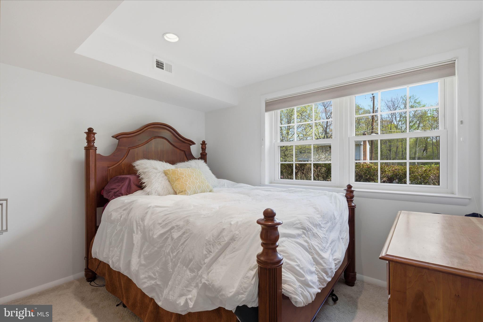 STONEWALL MANOR - Residential