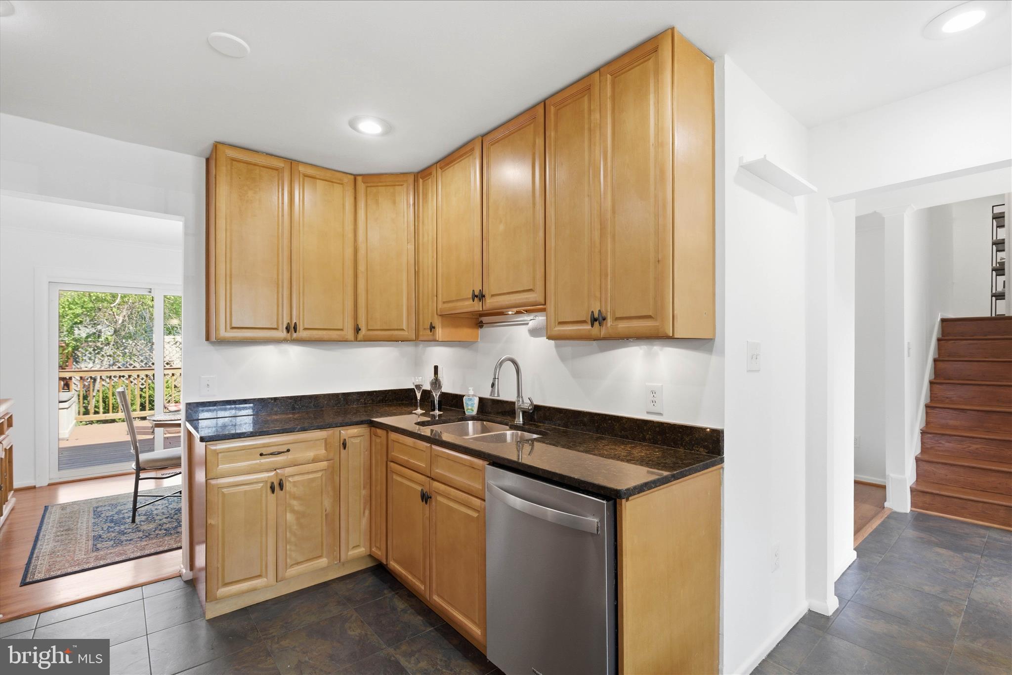 STONEWALL MANOR - Residential