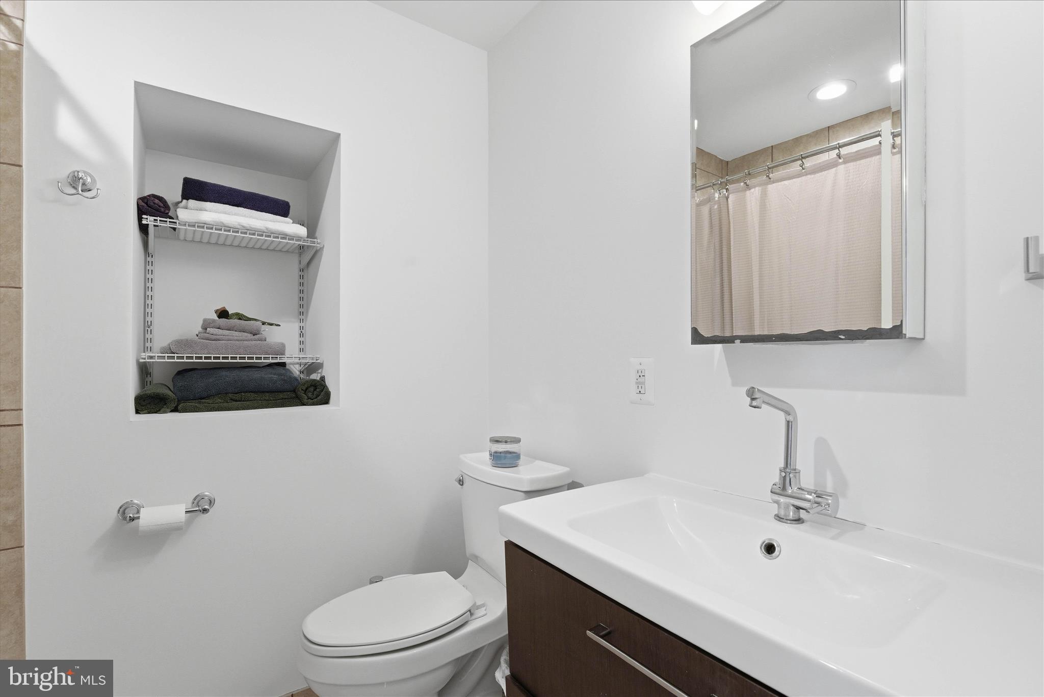 STONEWALL MANOR - Residential