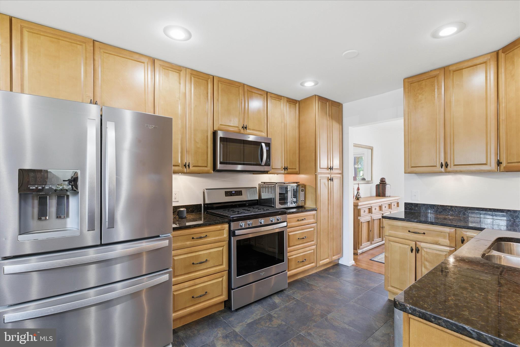 STONEWALL MANOR - Residential