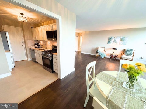 Condo For Sale - 10401 Grosvenor Place #817<br/> ROCKVILLE, MD 20852