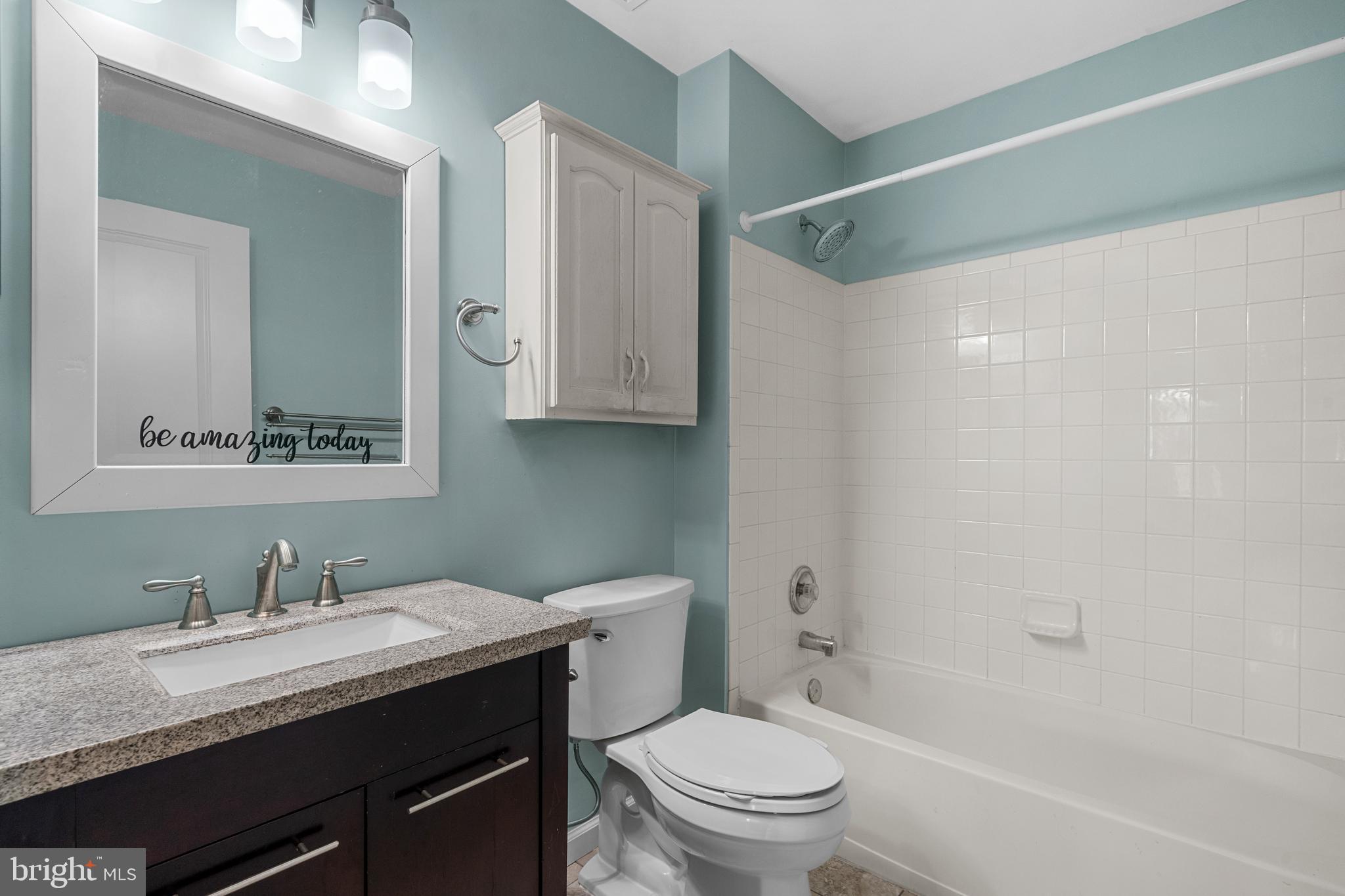 LAKESIDE - Residential