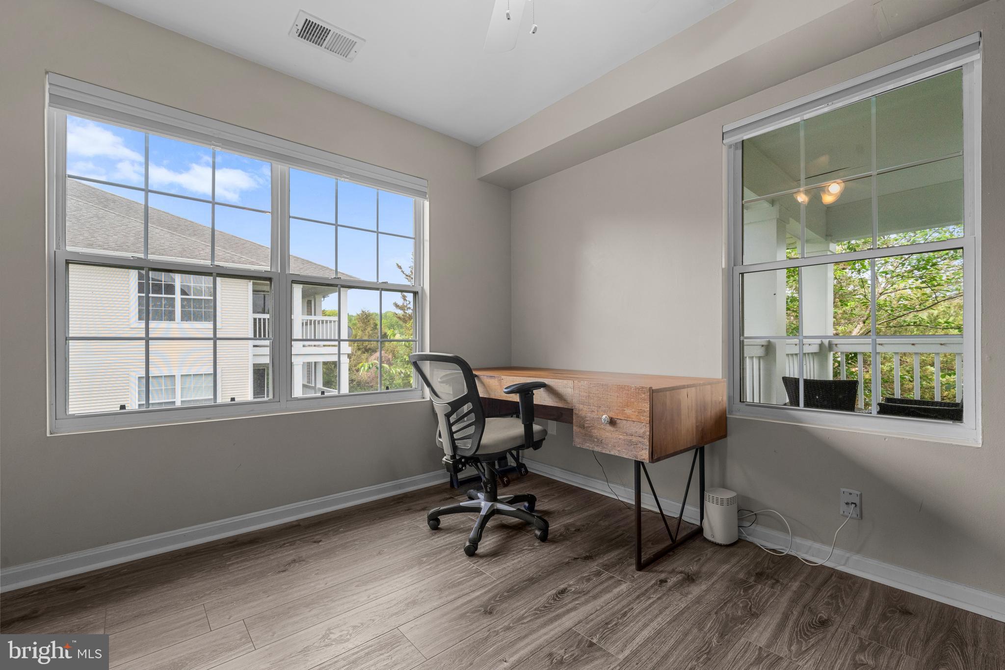 LAKESIDE - Residential