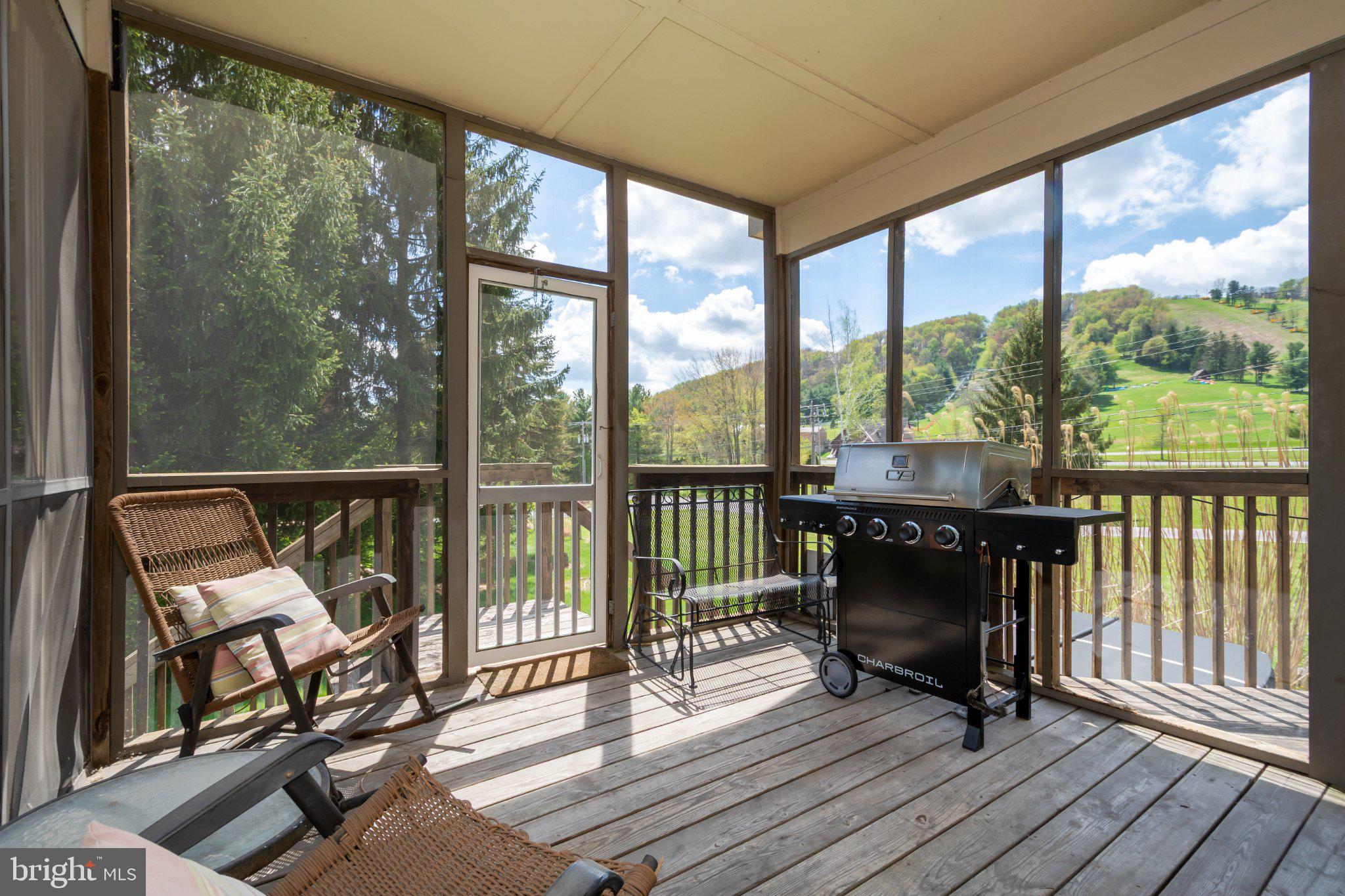296 LAKE POINTE DRIVE