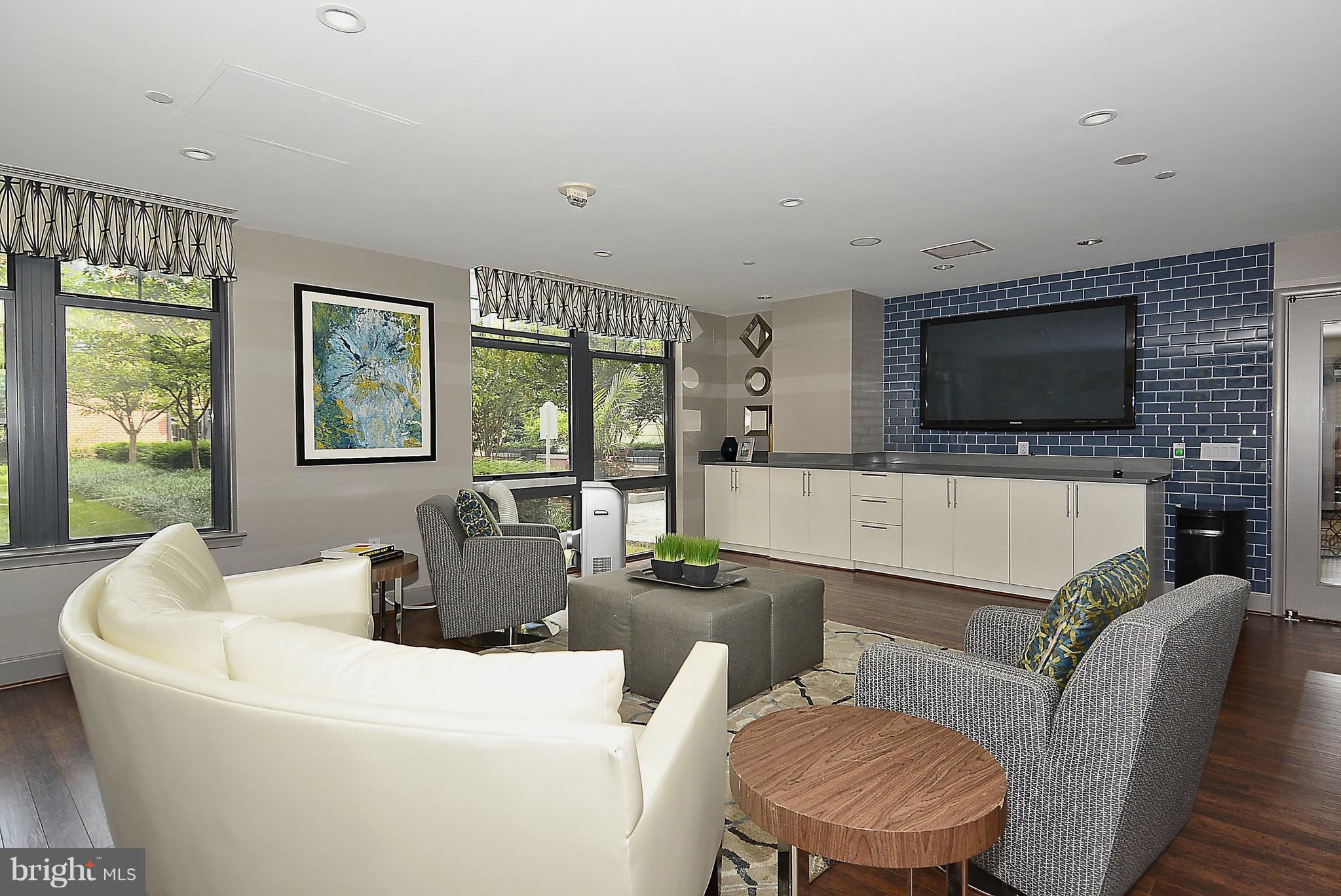 CLARENDON - Residential