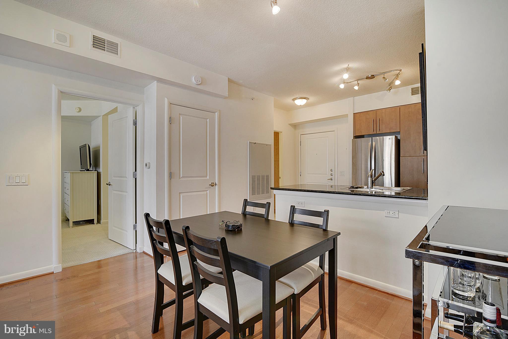 CLARENDON - Residential