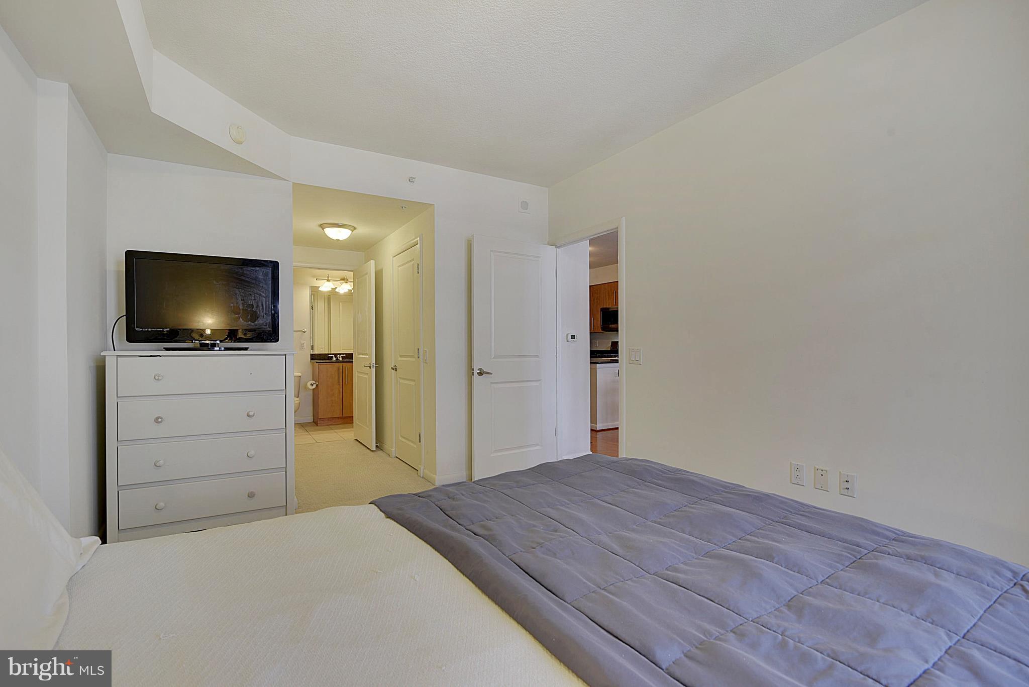 CLARENDON - Residential