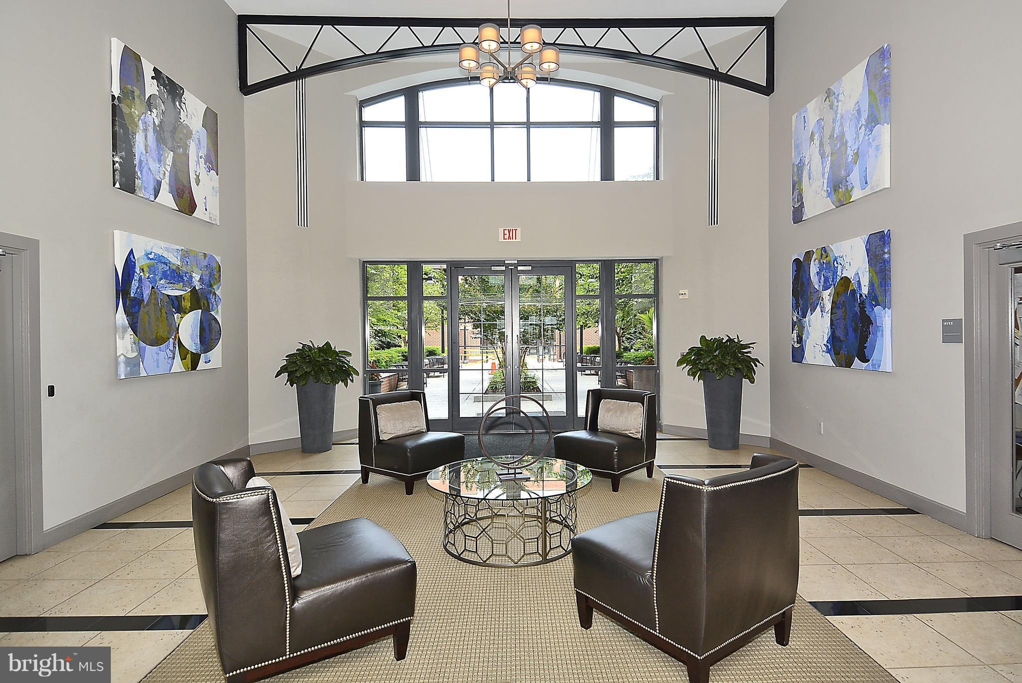 CLARENDON - Residential