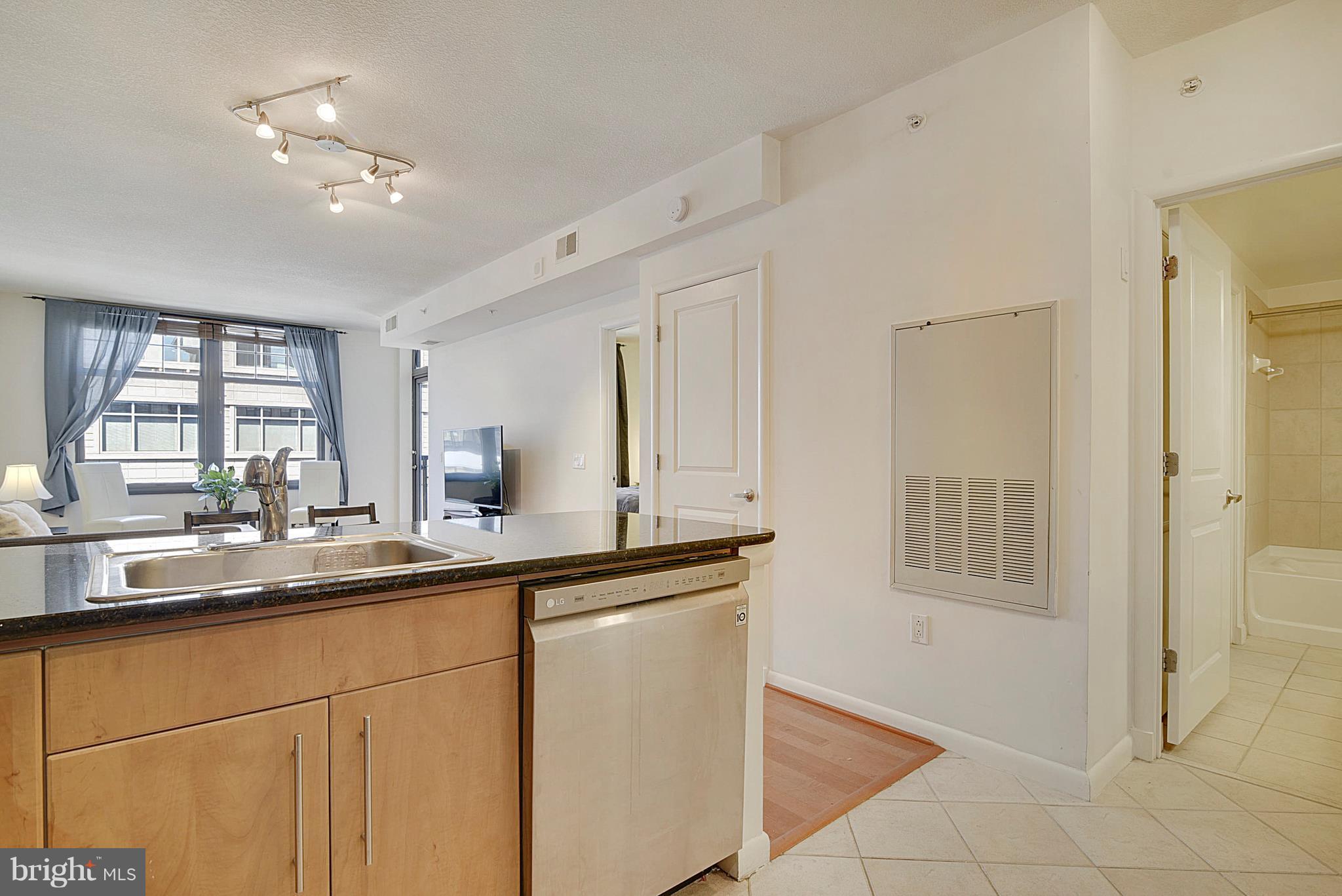 CLARENDON - Residential