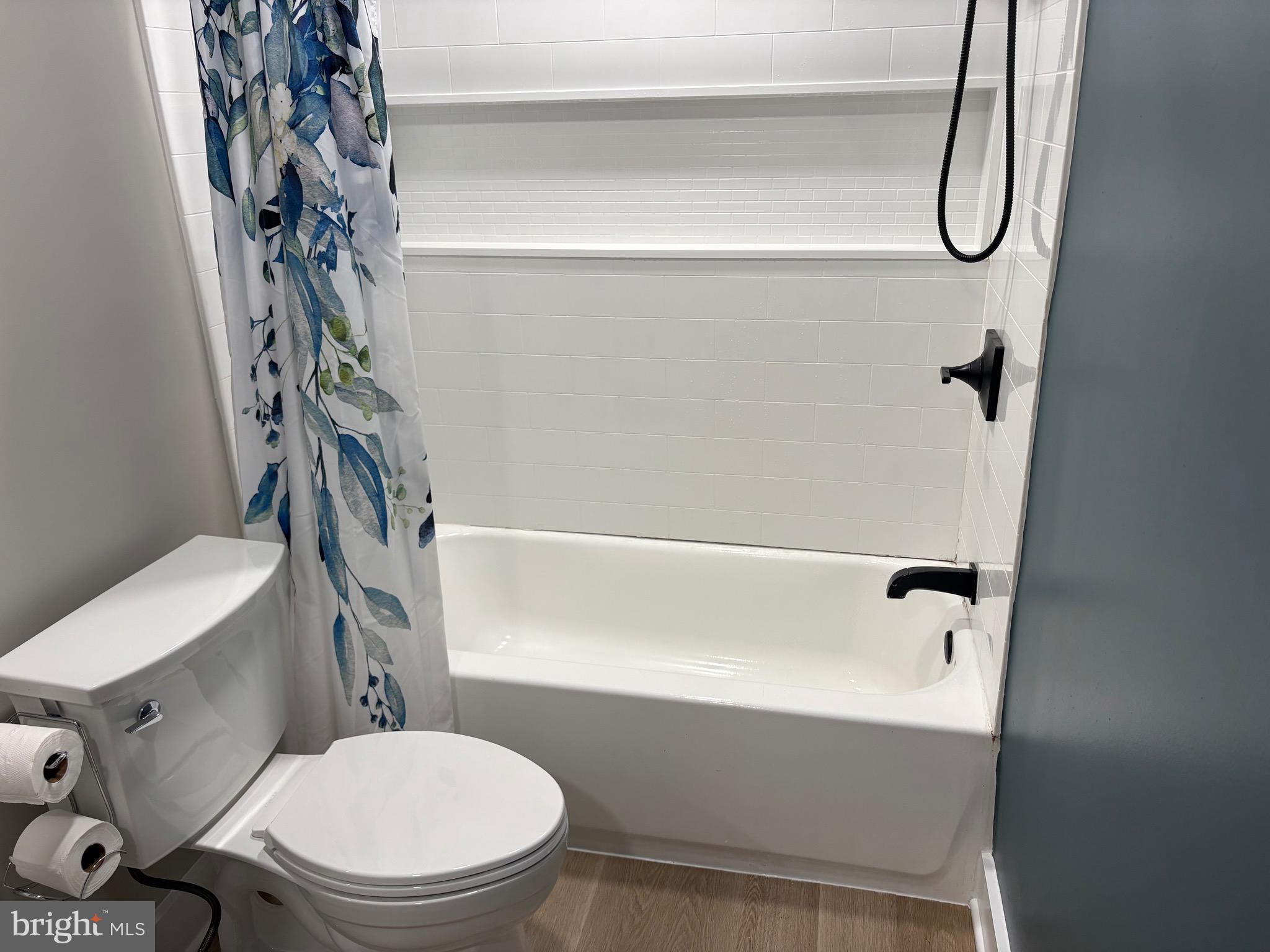 ELIZABETHS LANDING - Residential