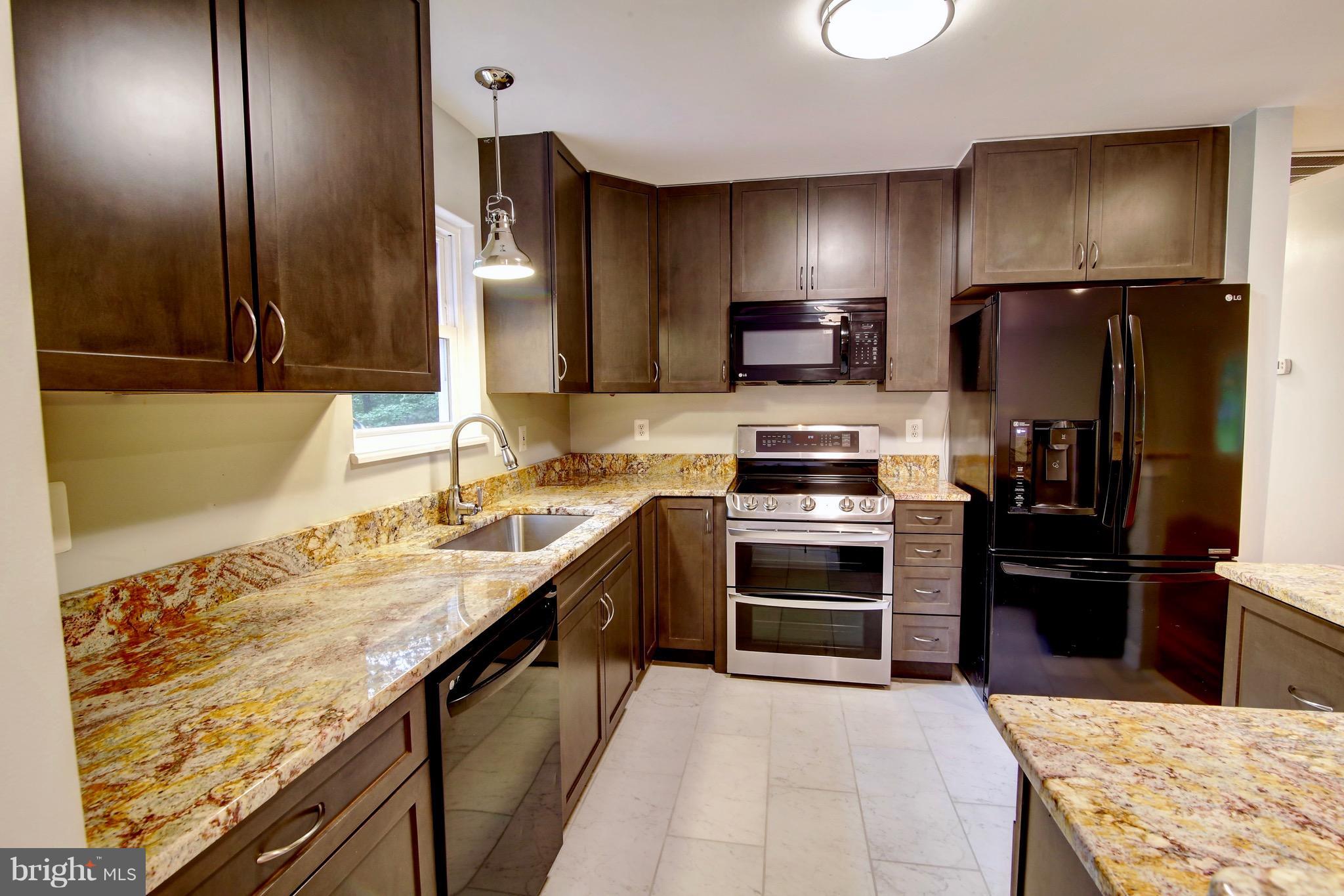 BULL RUN MOUNTAIN ESTATE - Residential