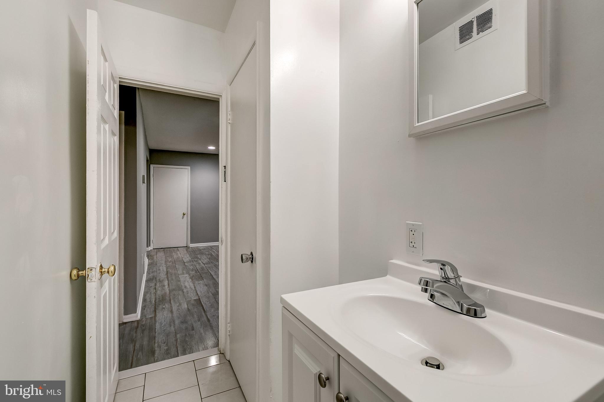 PARKVILLE - Residential Lease