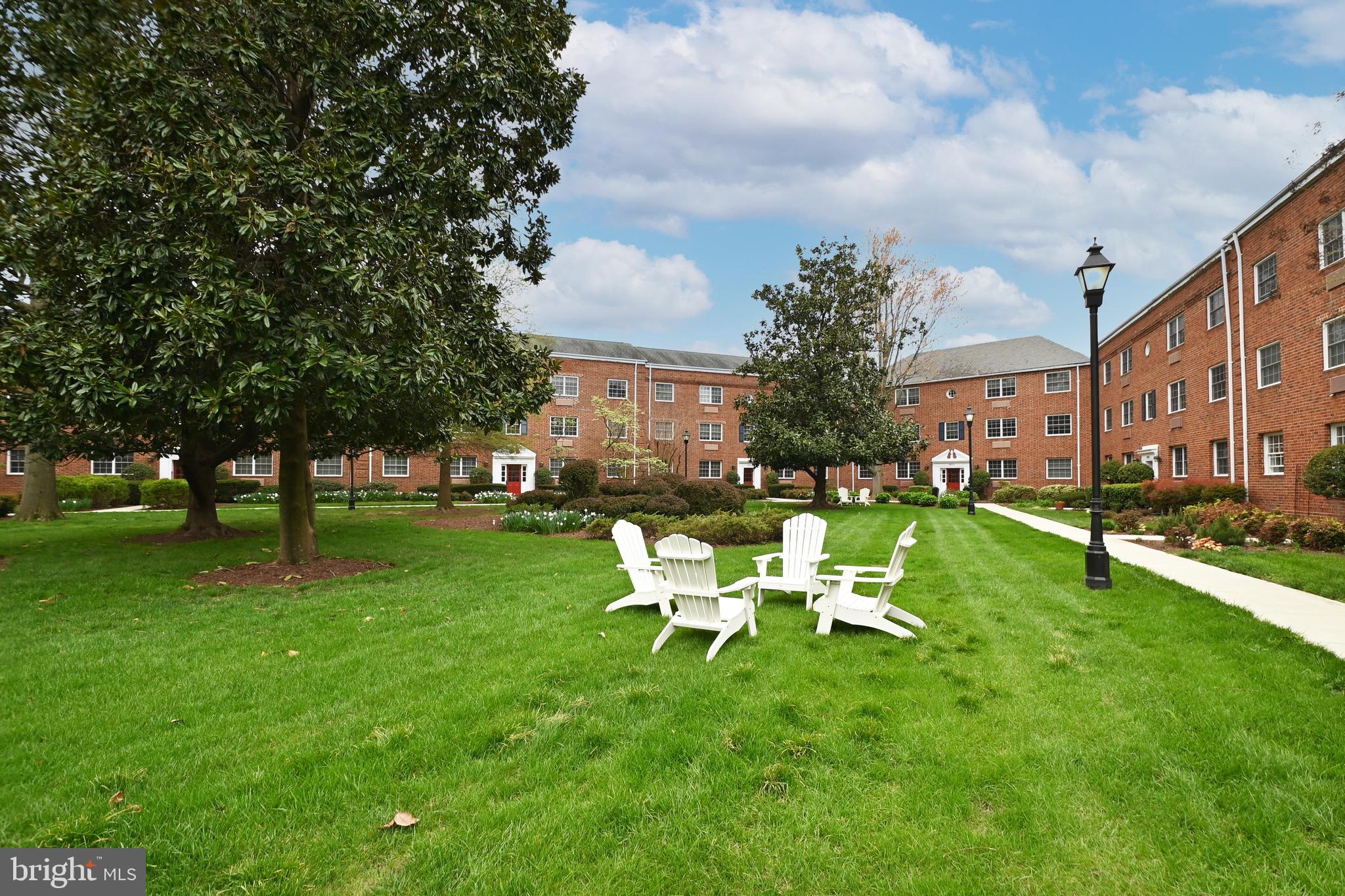 1618 W ABINGDON DRIVE 101