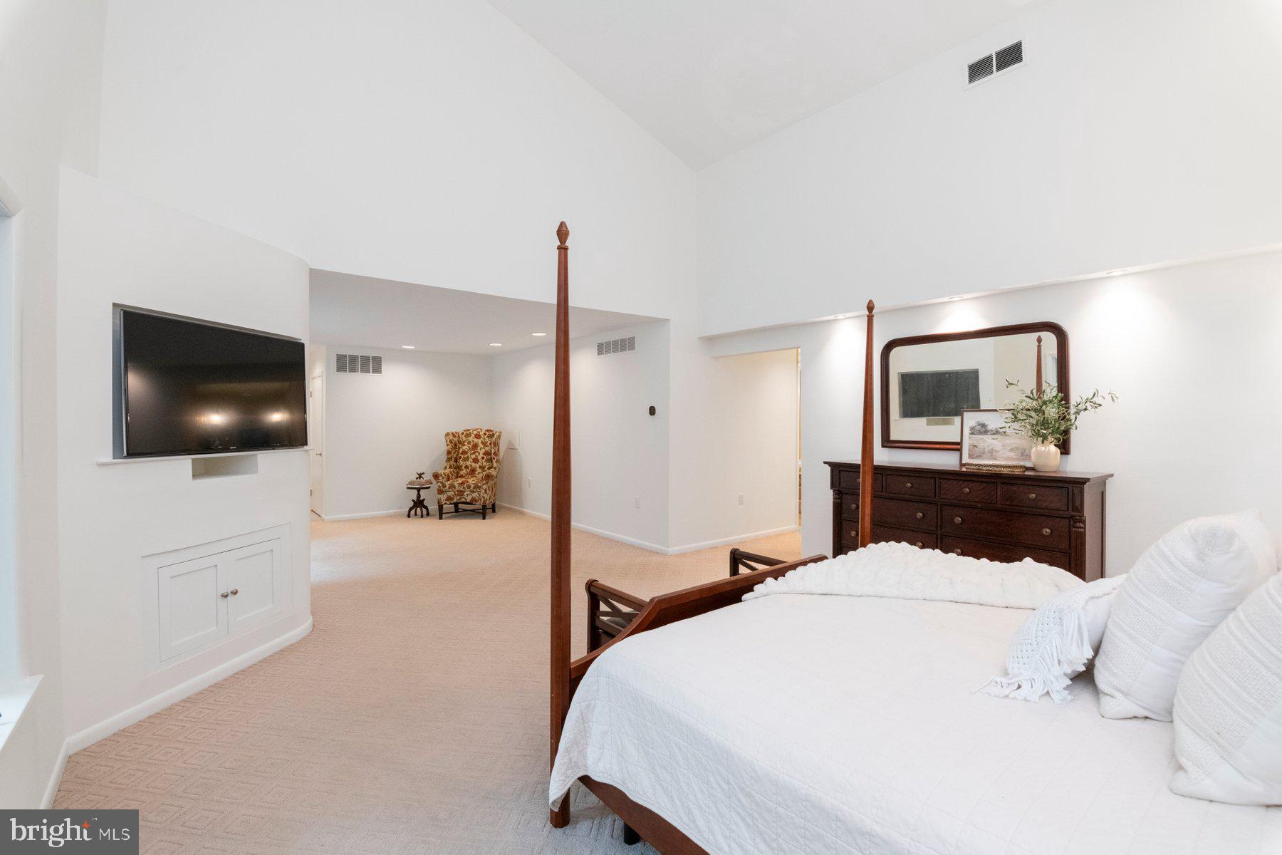 FALLS ROAD CORRIDOR - Residential