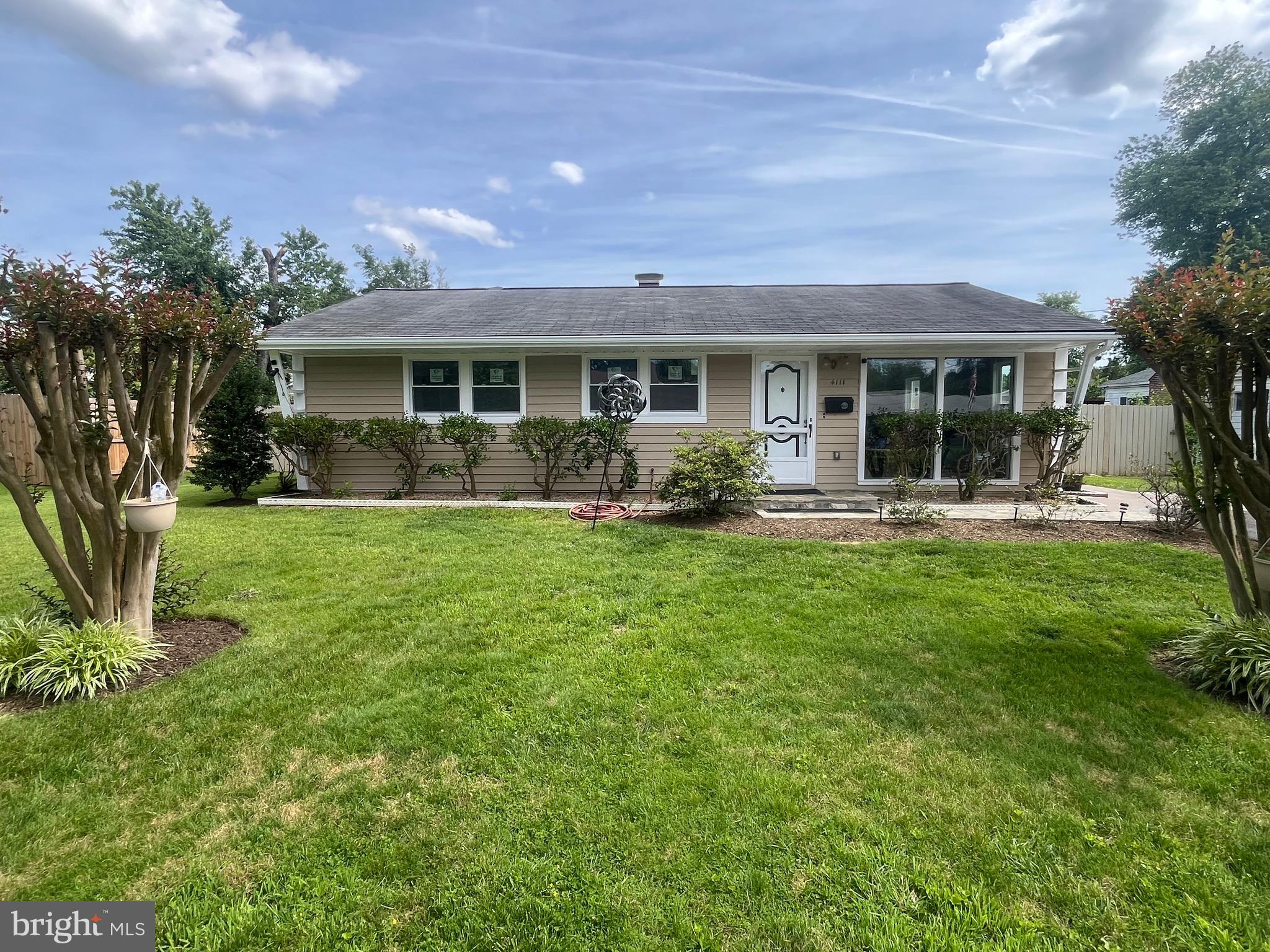 WELL KEPT SINGLE HOUSE ON LARGE FULLY FENCED FLAT YARD, WITH SEPARATED WASHER AND DRYER AREA , FEATURING NEWER DOUBLE PANE WINDOWS FRESH PAINT , CERAMIC TILE ON BATHROOM AND KITCHEN , DRAINAGE SYSTEM ON BACK YARD, NICE OVERSIZED DRIVEWAY ON A LOW TRAFFIC STREET, THANK YOU FOR SHOWING.