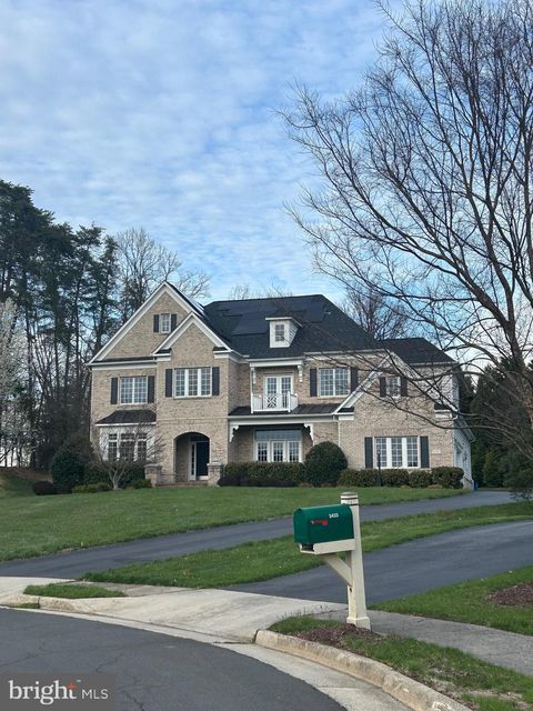 Photo of 3431 Fawn Wood Lane, FAIRFAX, VA 22033 (MLS # VAFX2302978)