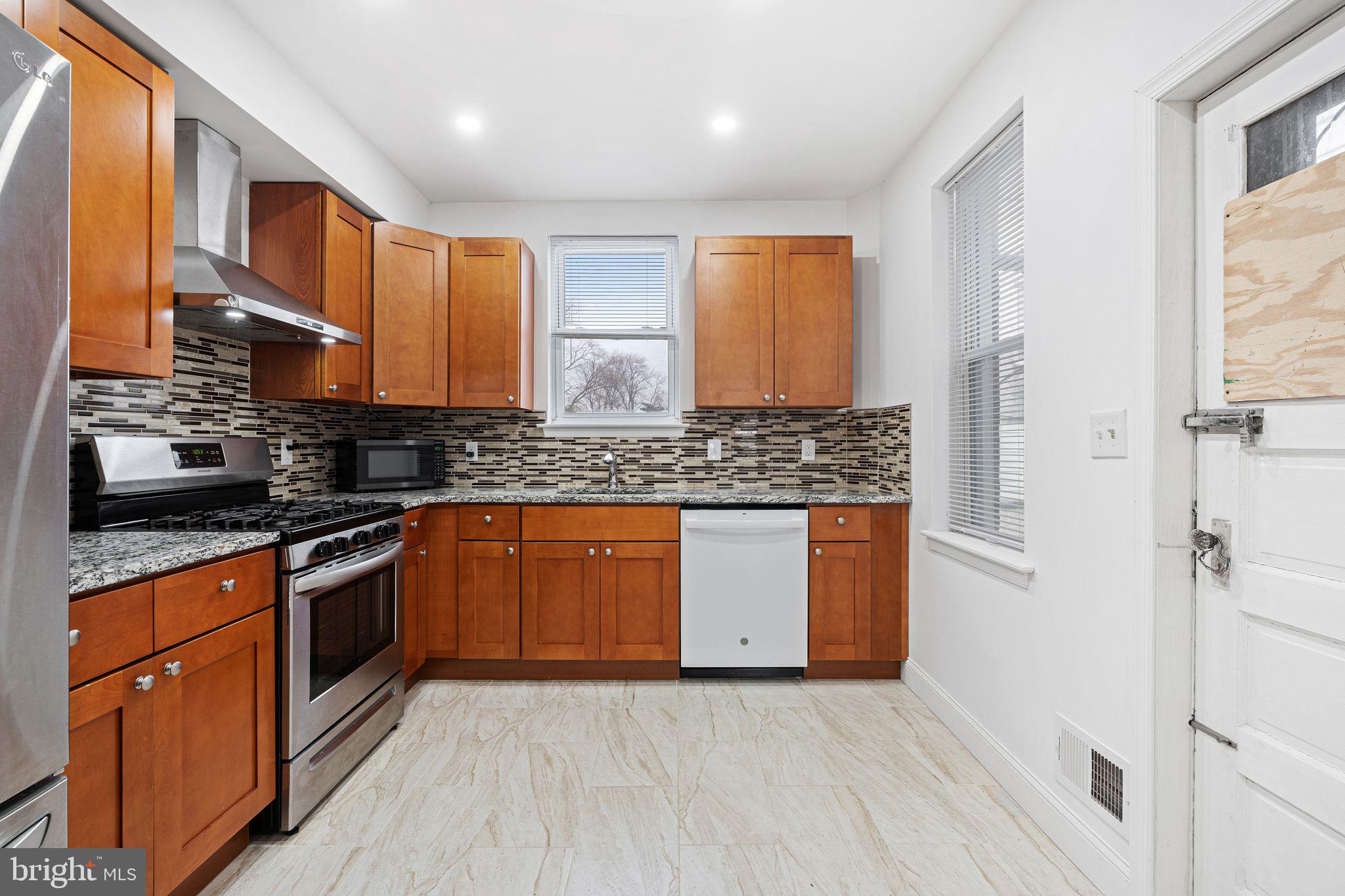 PHILADELPHIA (NORTHEAST) - Residential