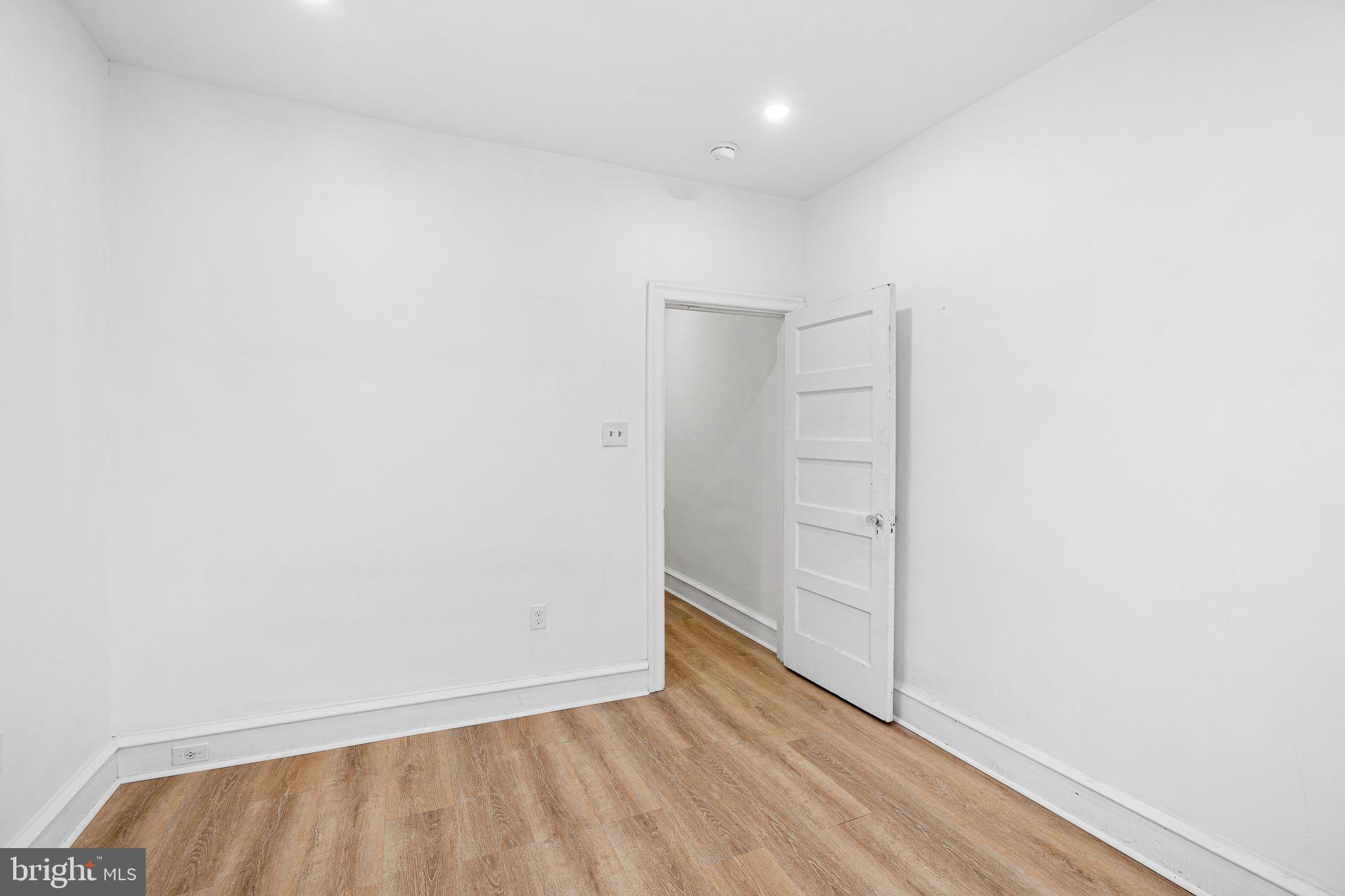 PHILADELPHIA (NORTHEAST) - Residential