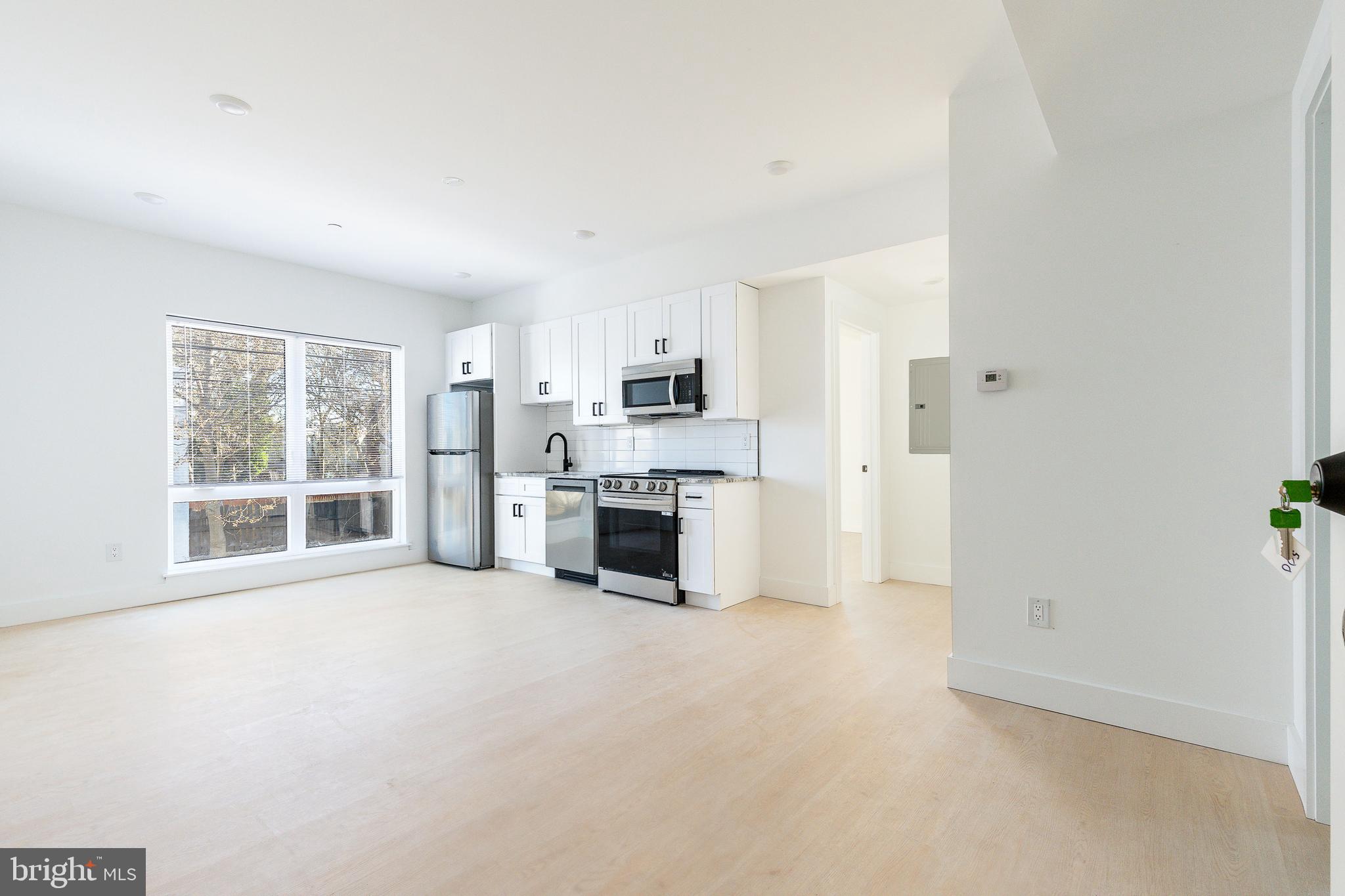 2400 W MONTGOMERY AVENUE