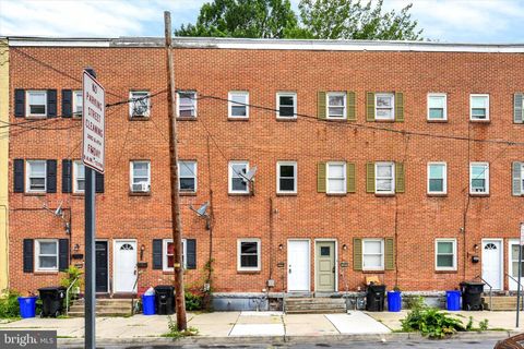 Townhouse For Sale - 338 Hamilton Street<br/> HARRISBURG, PA 17102