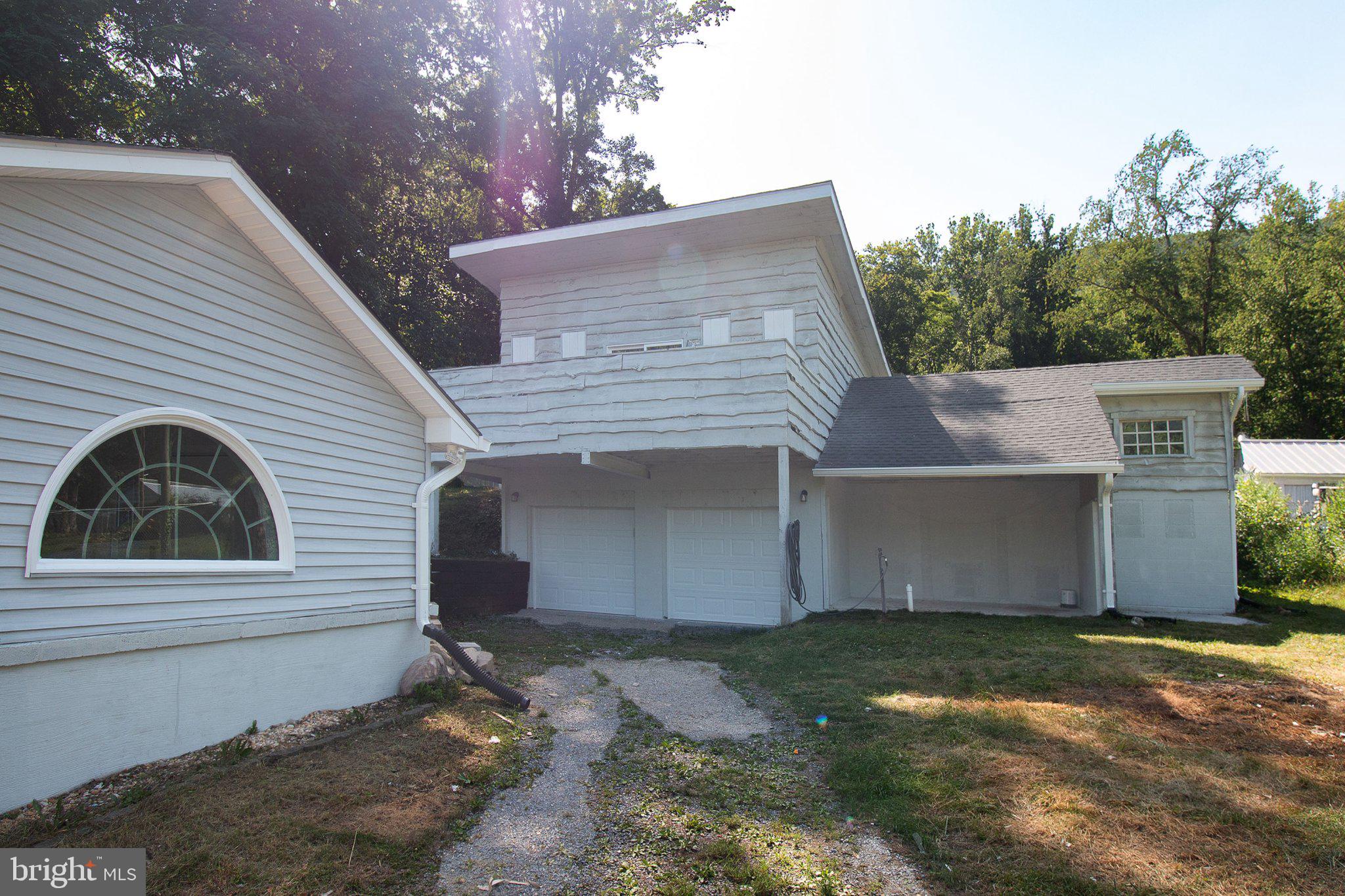 8922 CARPERS PIKE