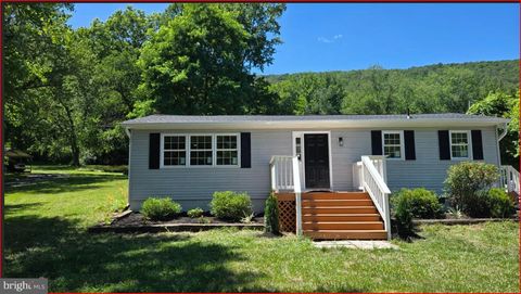 Homes For Sale - 8922 Carpers Pike Pike<br/> Hampshire County, YELLOW SPRING, WV 26865