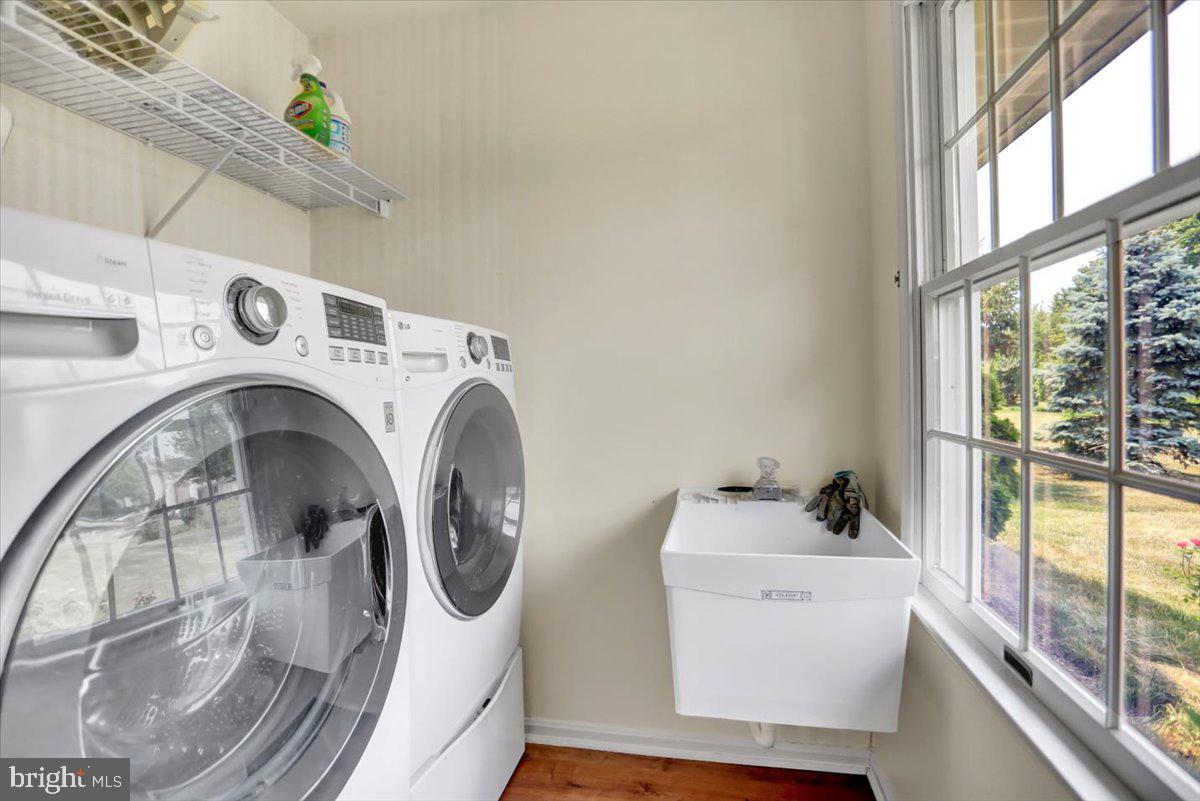 KONHAUS ESTATES - Residential