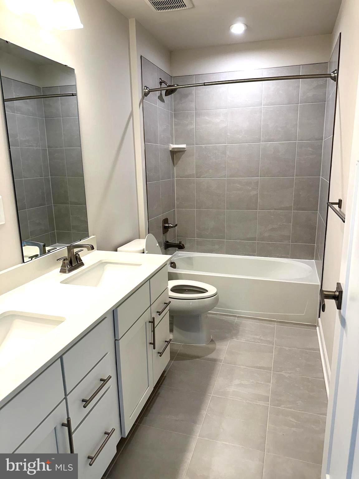 MONTGOMERY VILLAGE - Residential Lease