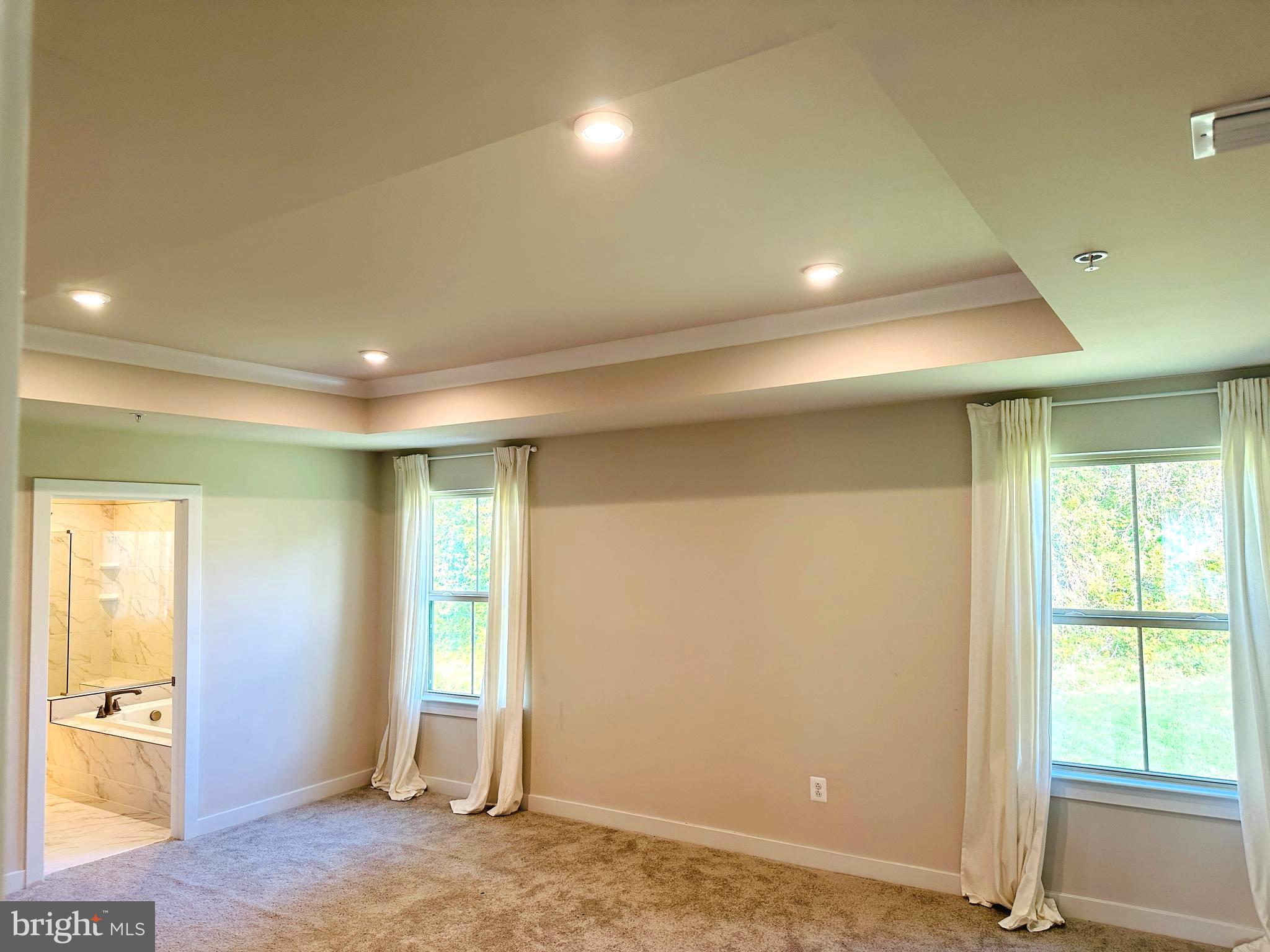 MONTGOMERY VILLAGE - Residential Lease