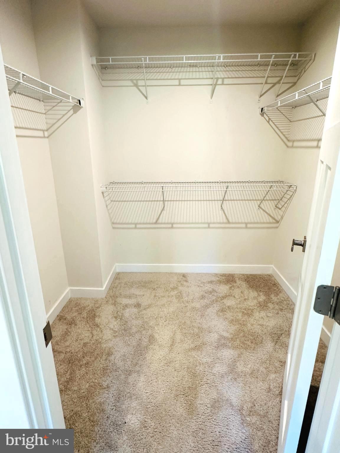 MONTGOMERY VILLAGE - Residential Lease