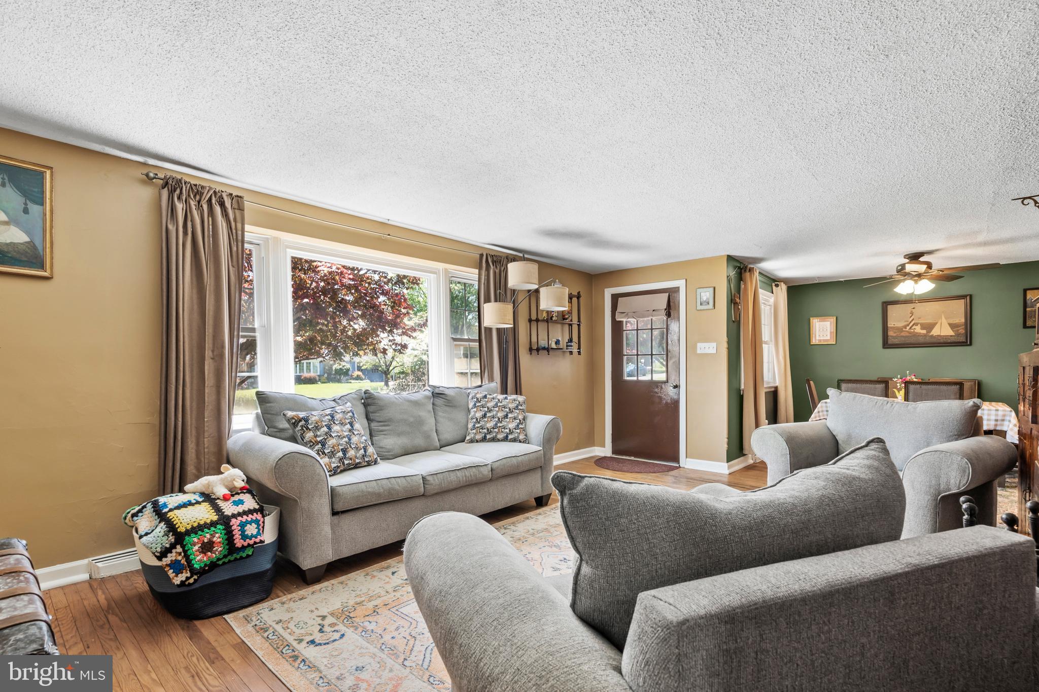 HILLSIDE MANOR - Residential