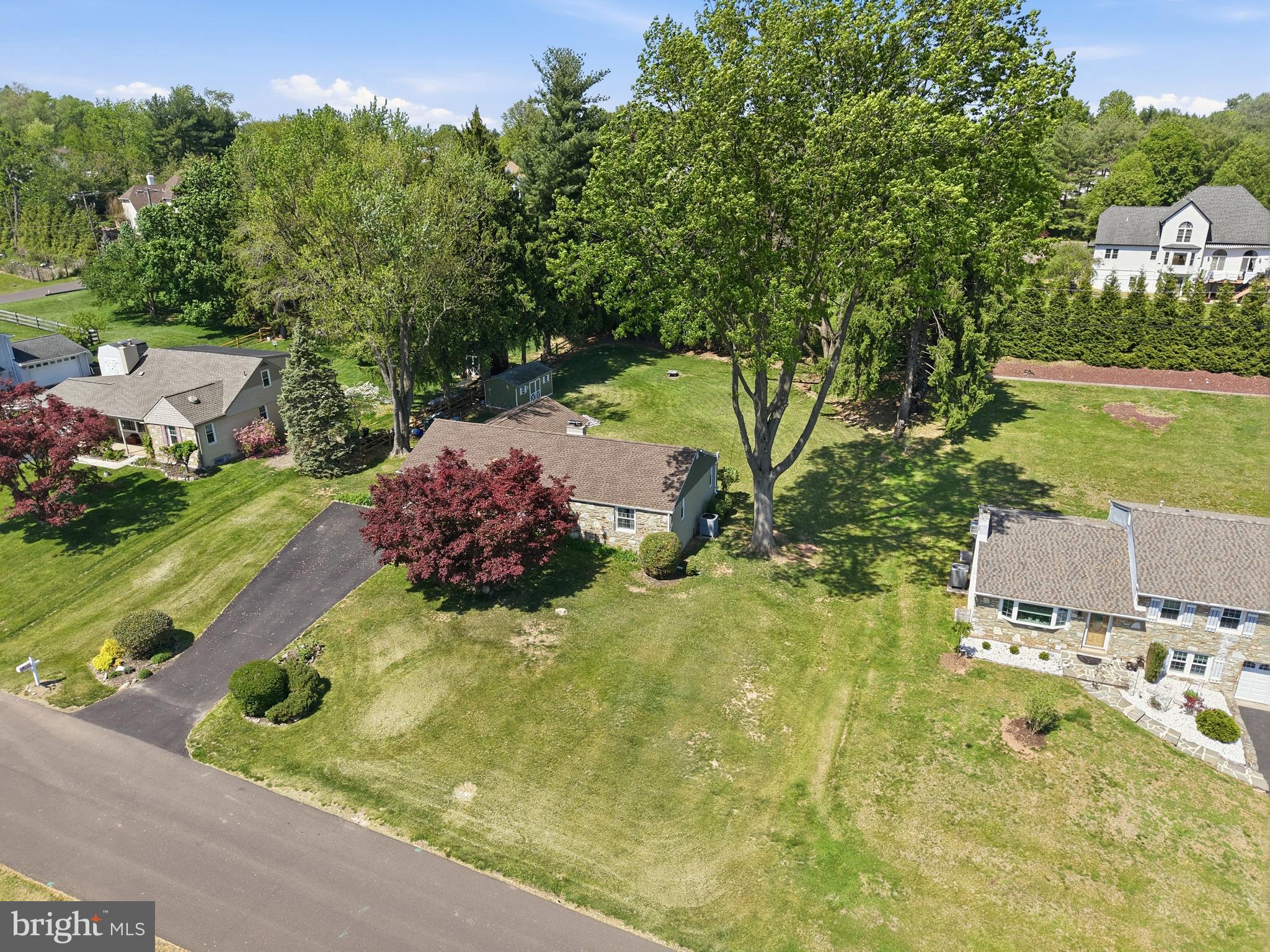HILLSIDE MANOR - Residential