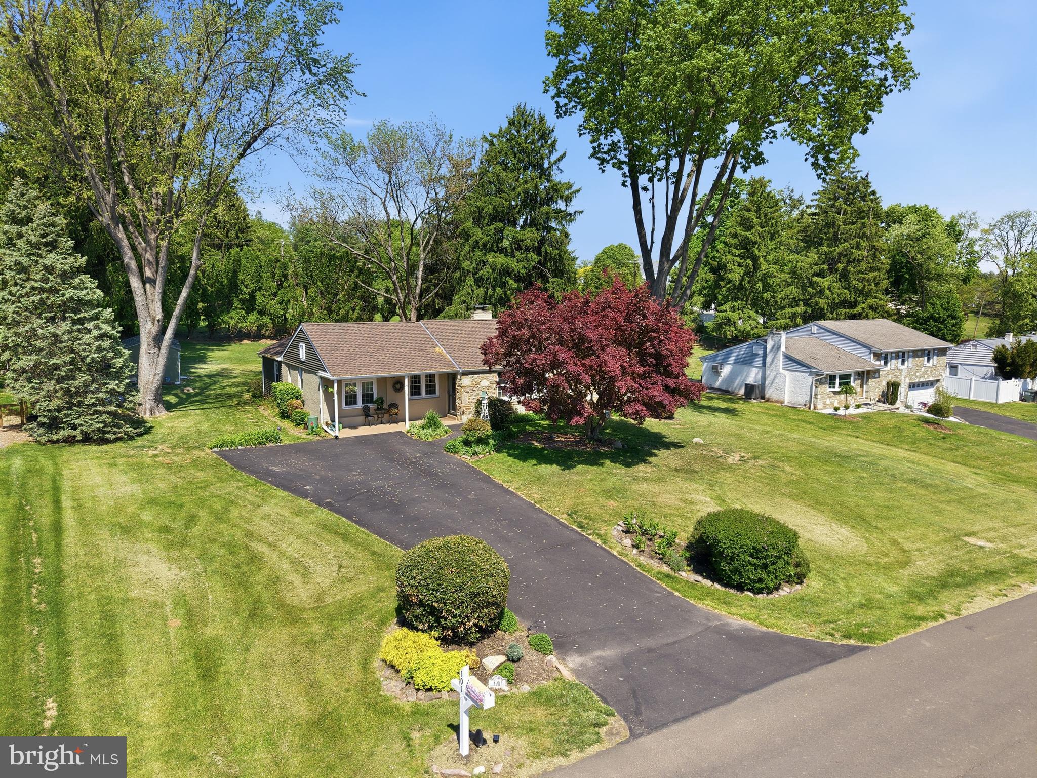HILLSIDE MANOR - Residential