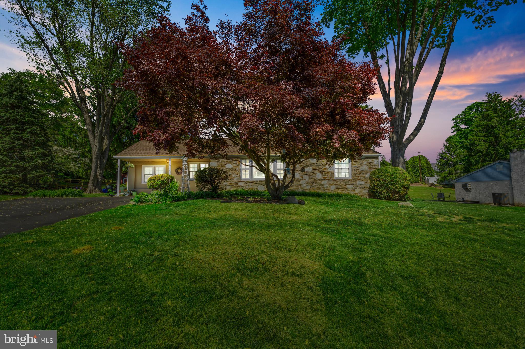 HILLSIDE MANOR - Residential