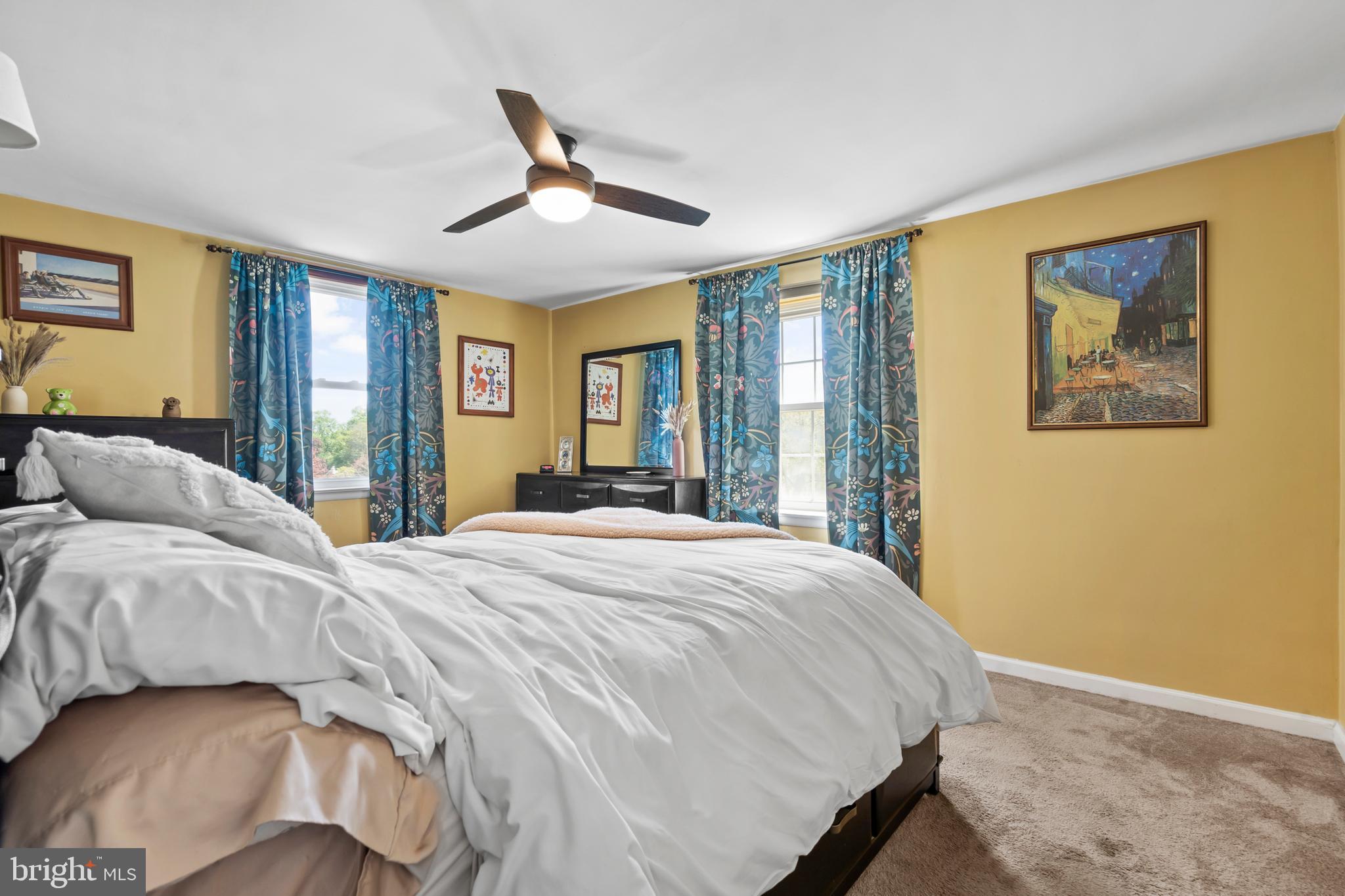 HILLSIDE MANOR - Residential