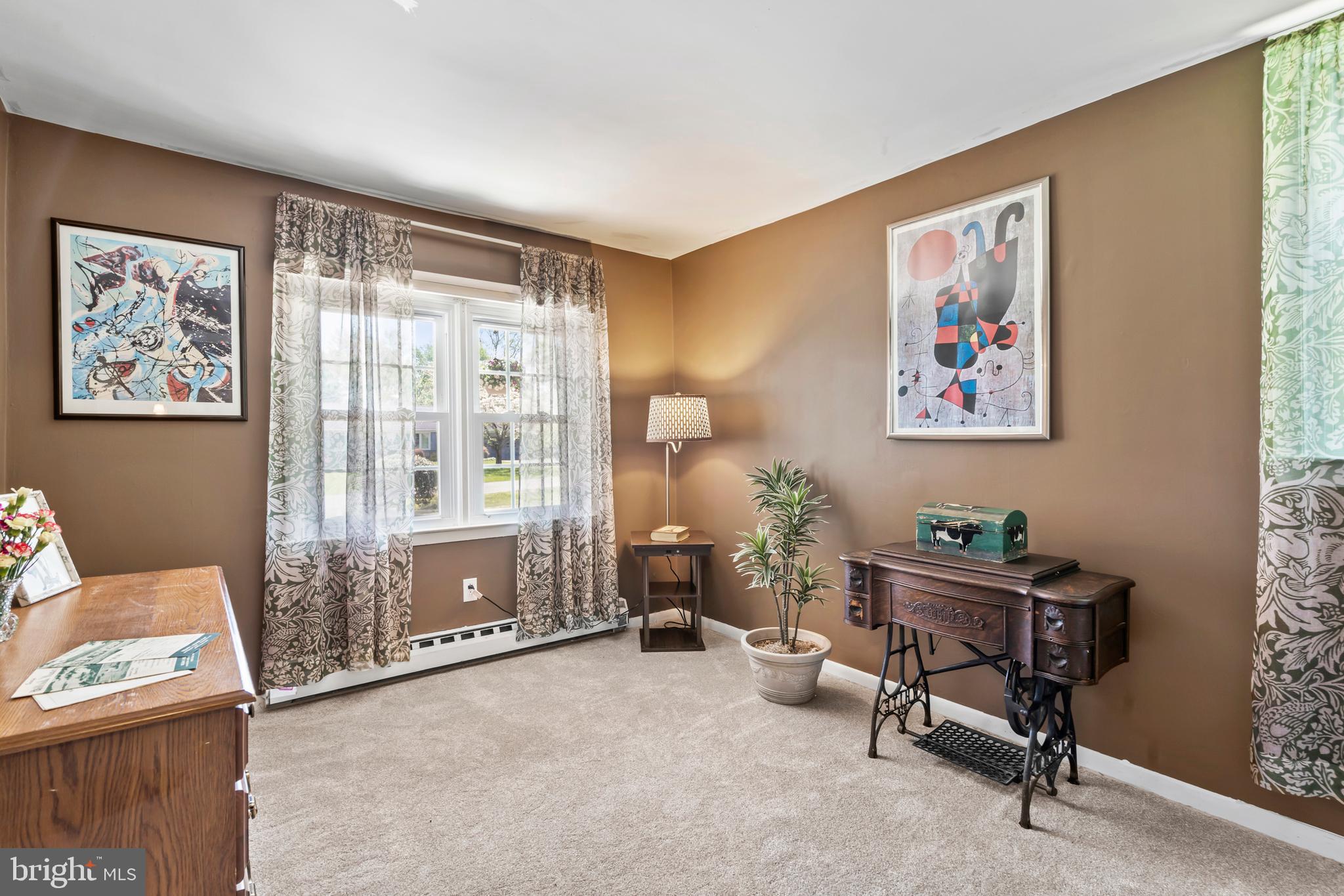 HILLSIDE MANOR - Residential