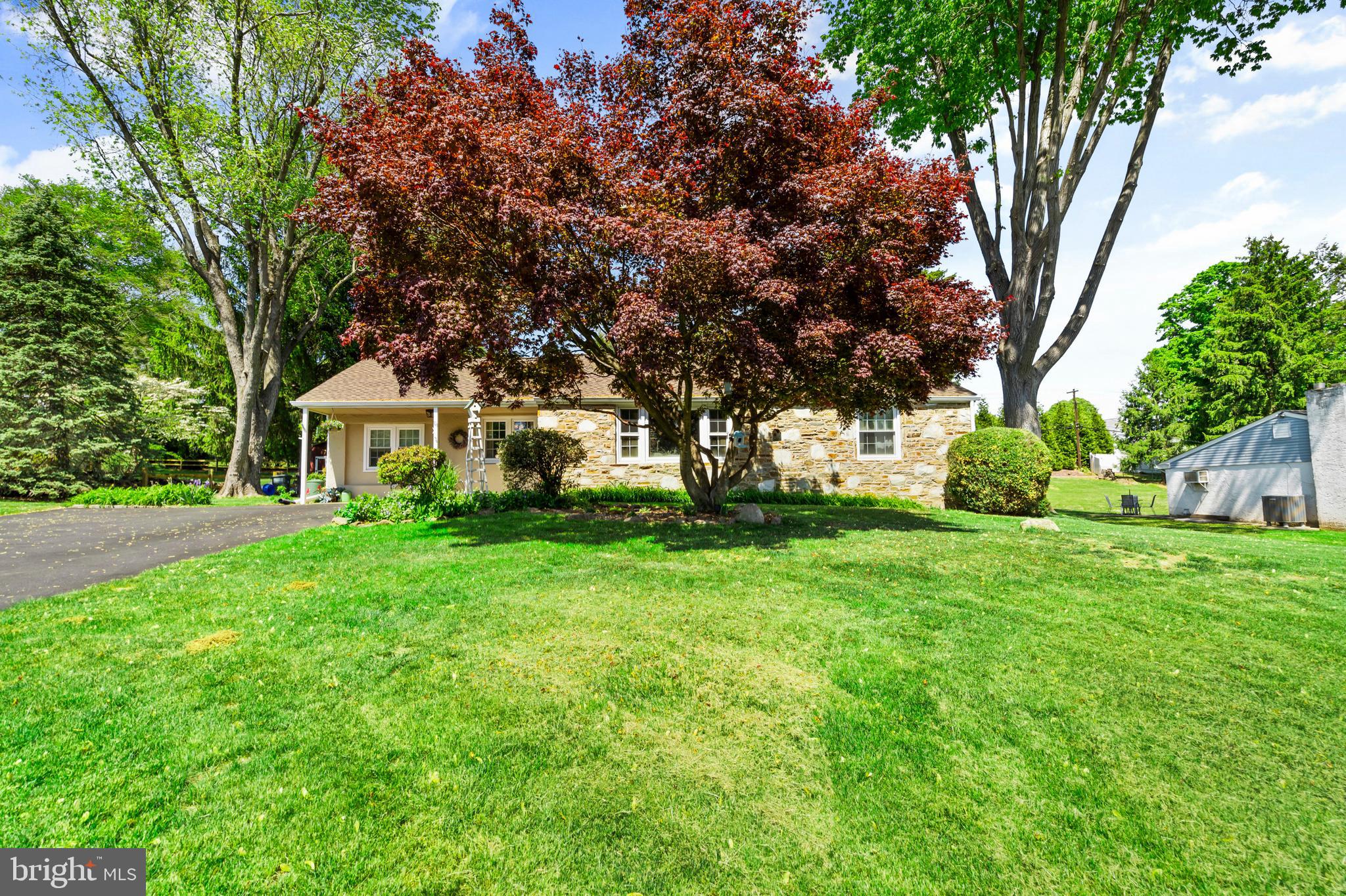 HILLSIDE MANOR - Residential