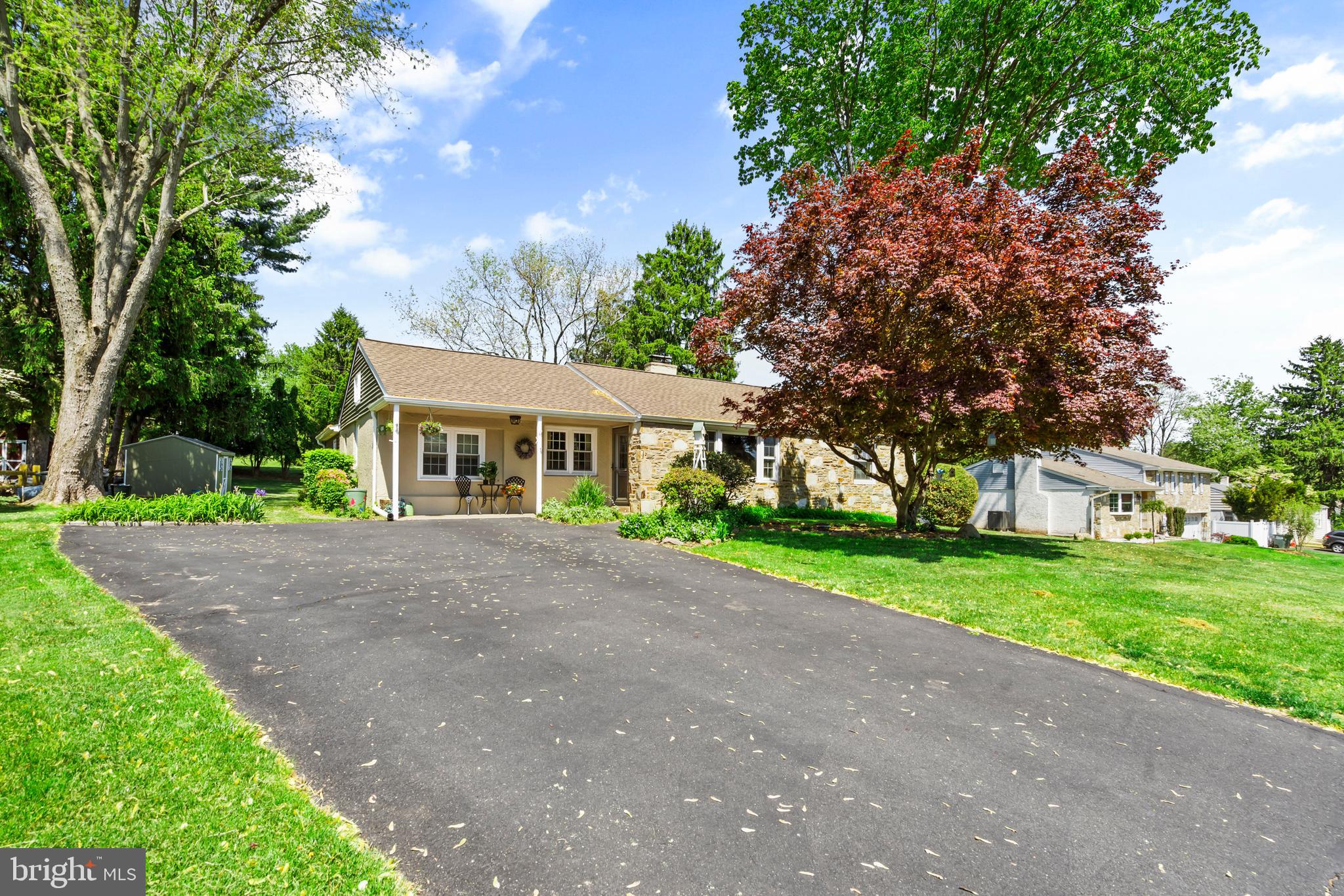 HILLSIDE MANOR - Residential