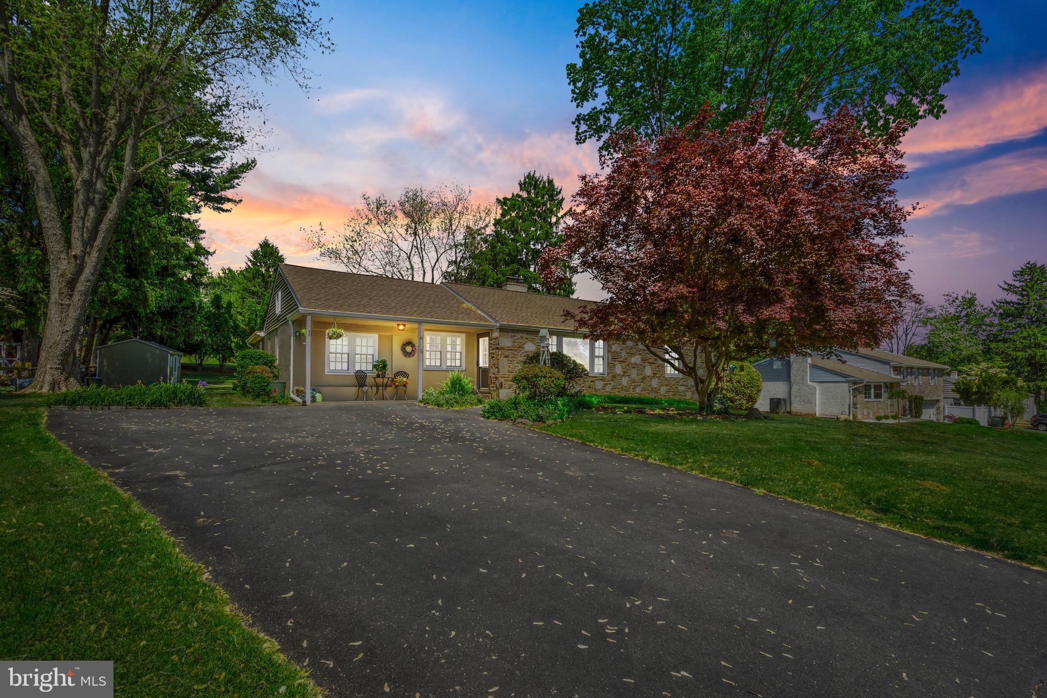 HILLSIDE MANOR - Residential
