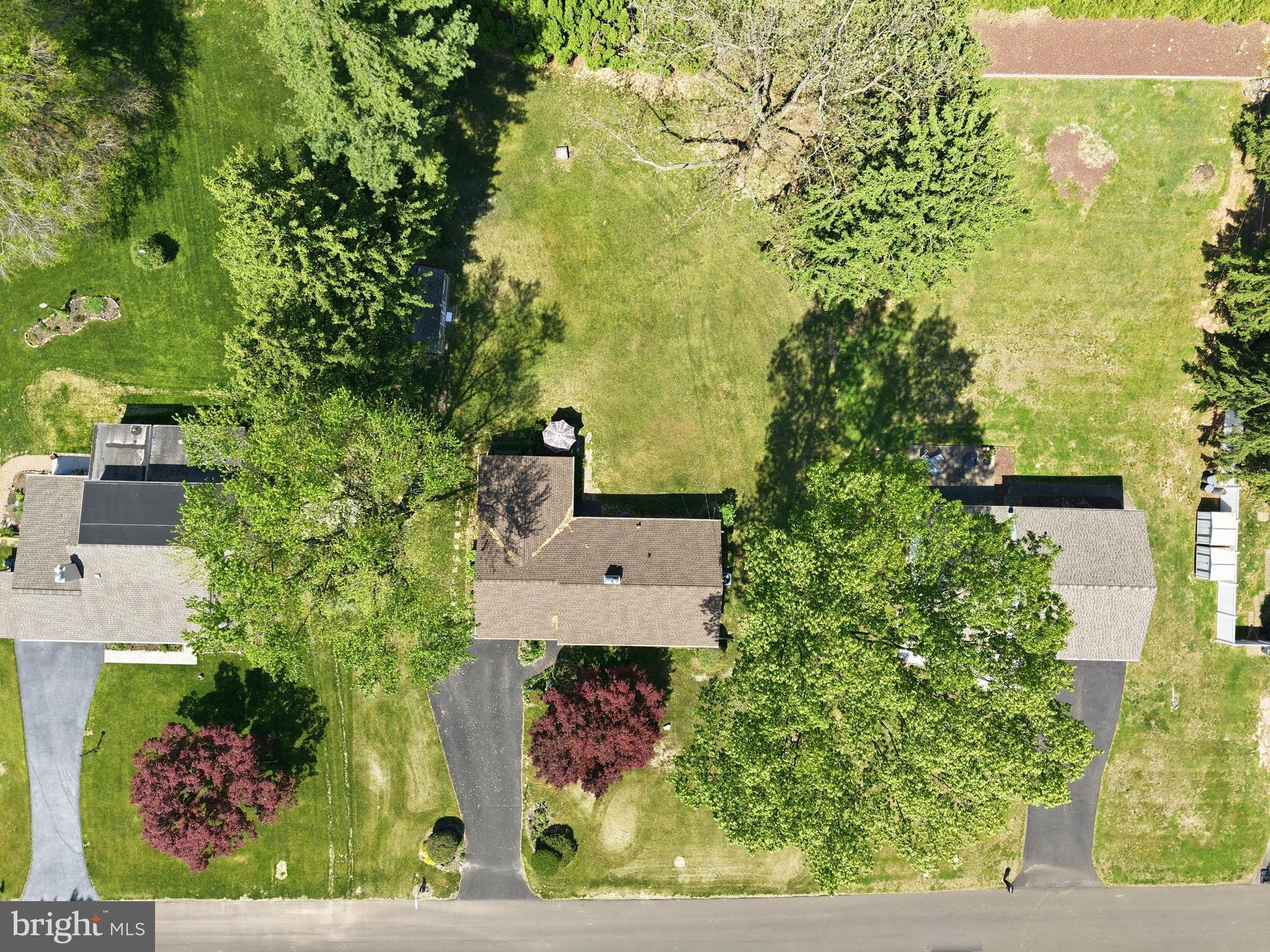 HILLSIDE MANOR - Residential