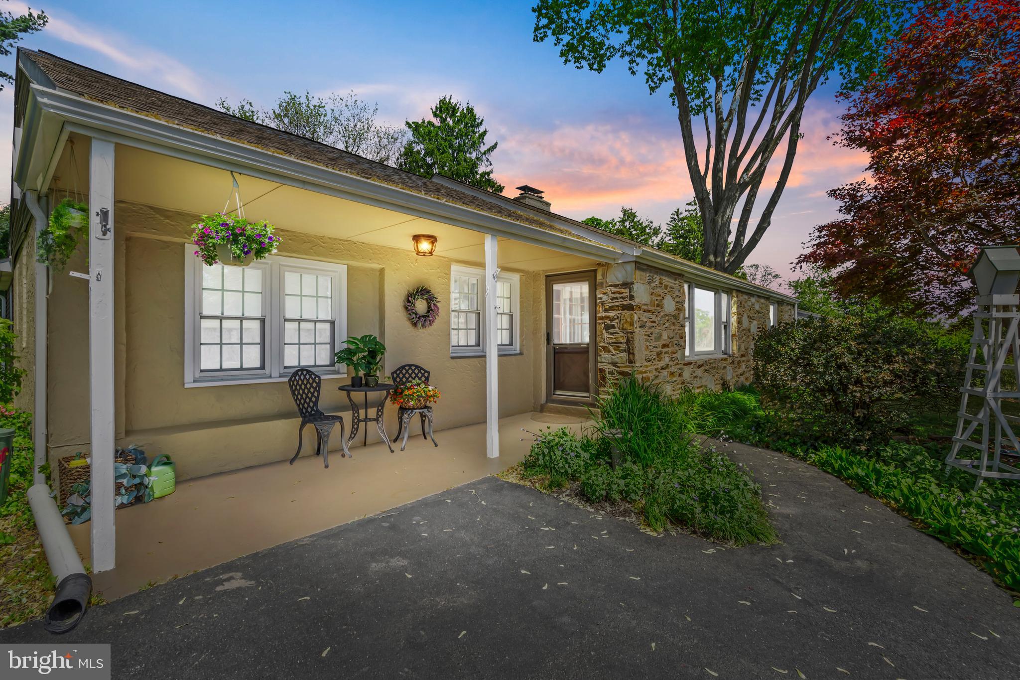 HILLSIDE MANOR - Residential