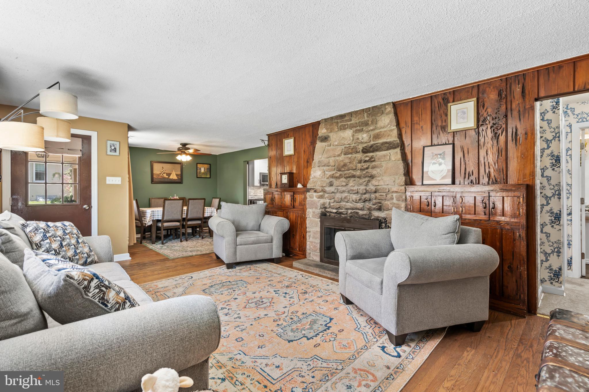 HILLSIDE MANOR - Residential