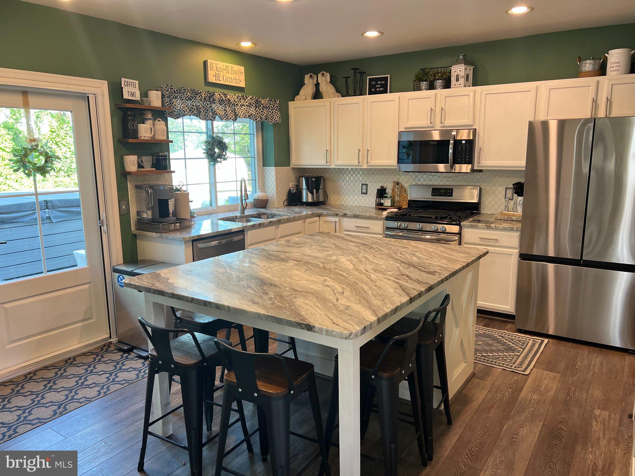 34 W MINGLEWOOD DRIVE