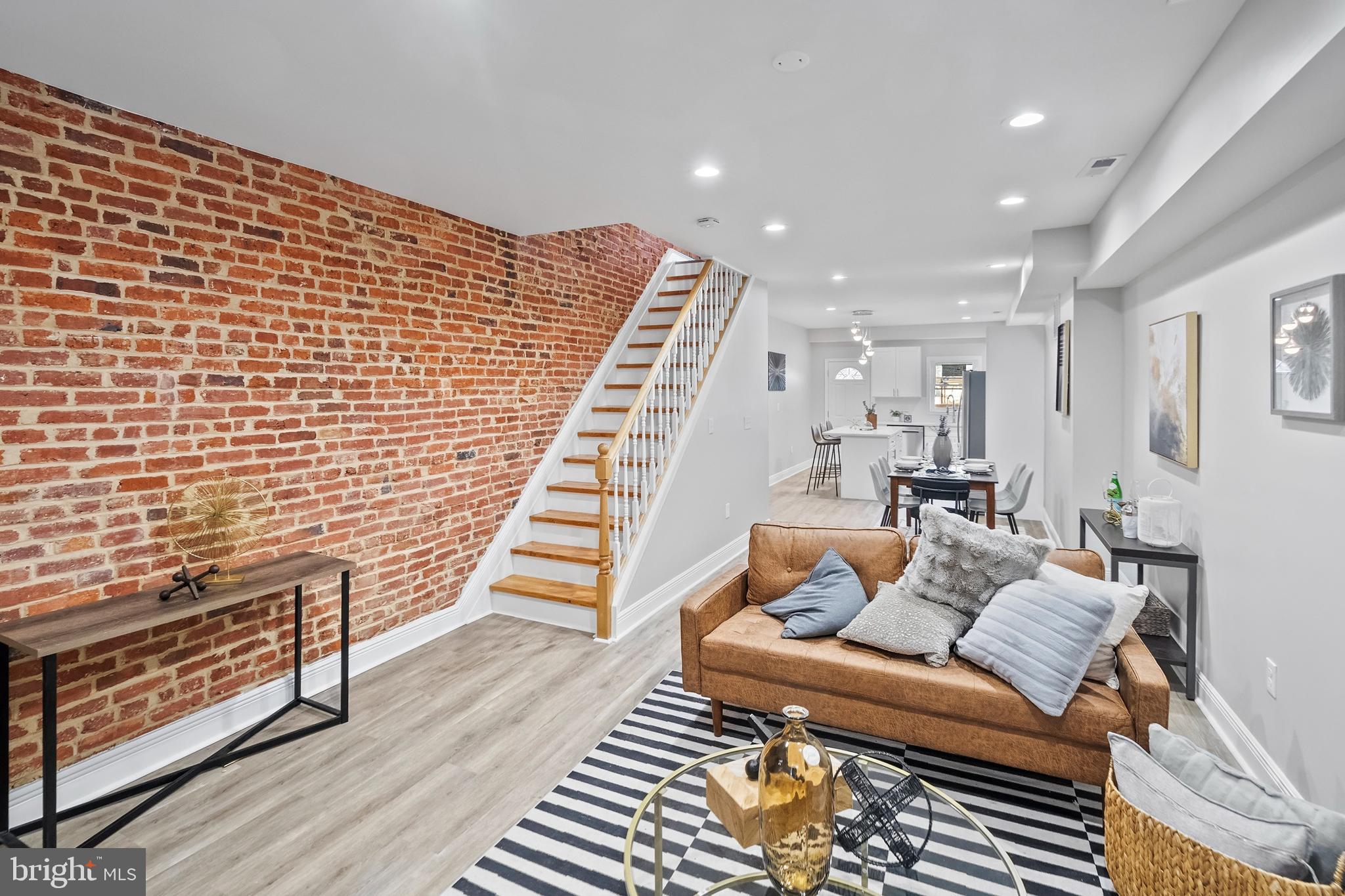 BIDDLE STREET - Residential