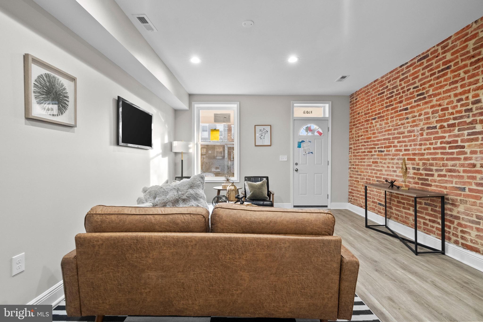 BIDDLE STREET - Residential