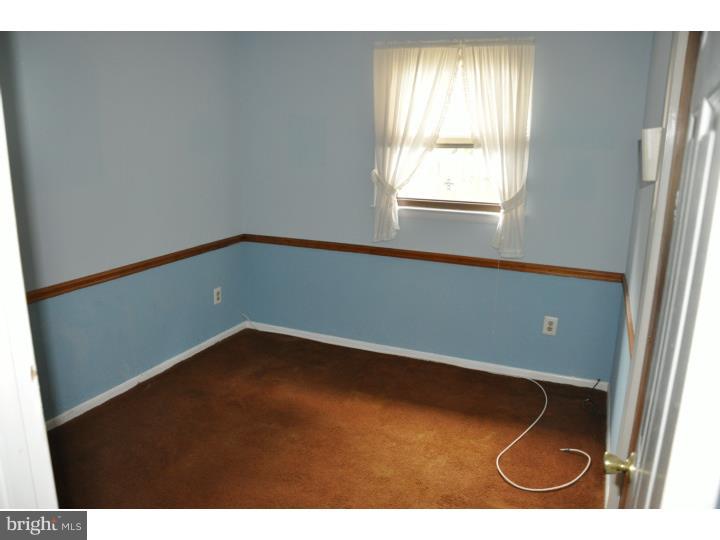 HOLME CIRCLE - Residential Lease