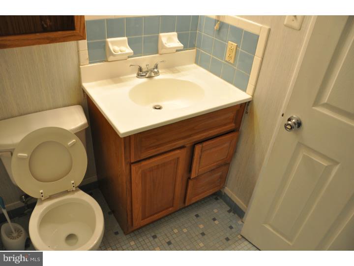 HOLME CIRCLE - Residential Lease